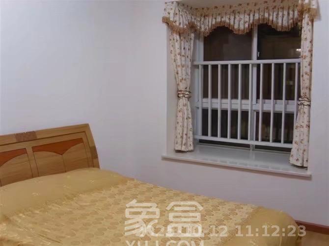 麓山润城  3室2厅2卫    2300.0元/月室内图