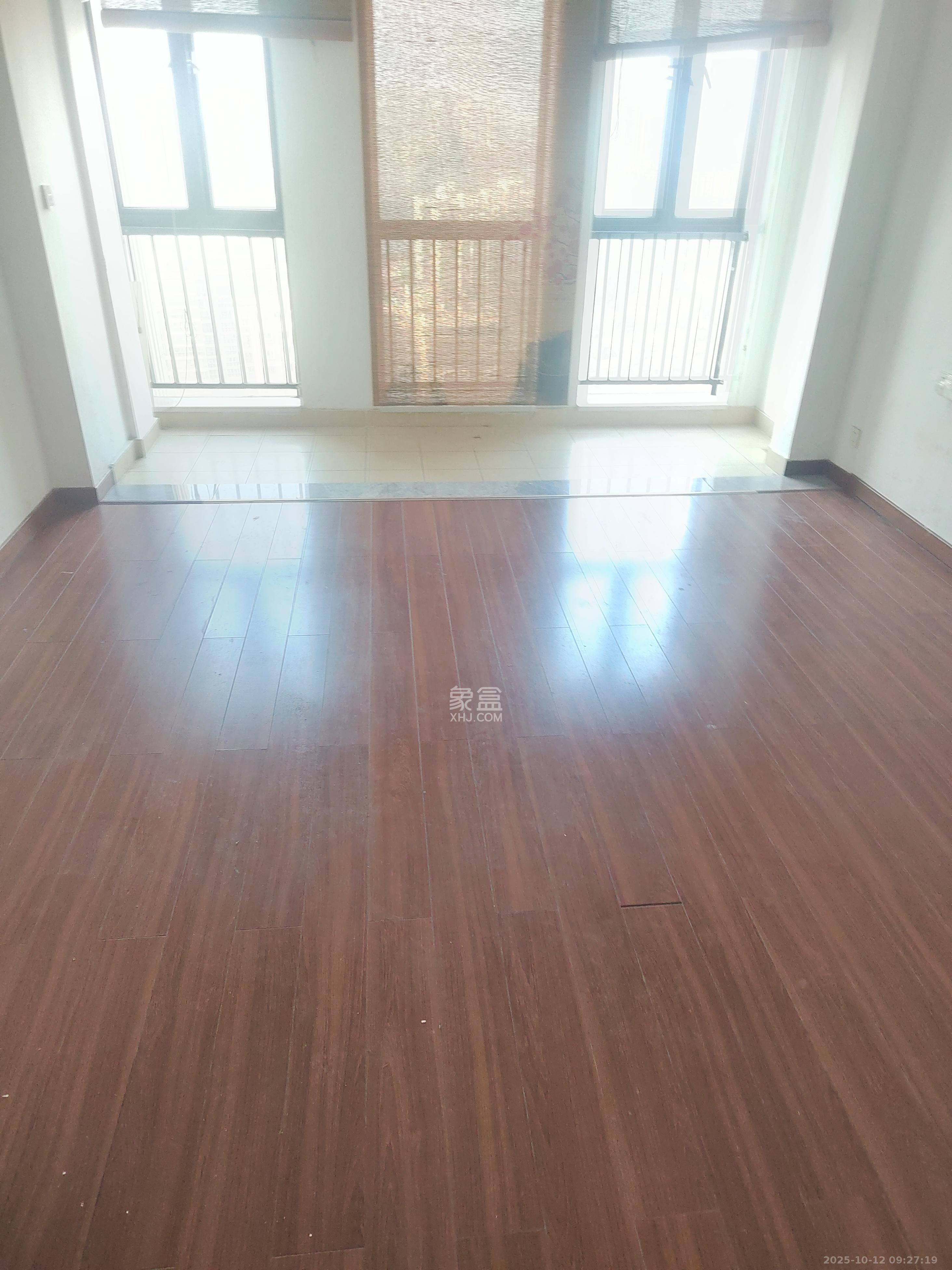 荣泰广场 2室1厅2卫 2000.0元/月 荣泰广场 2室1厅2卫 2000.0元/月室内图