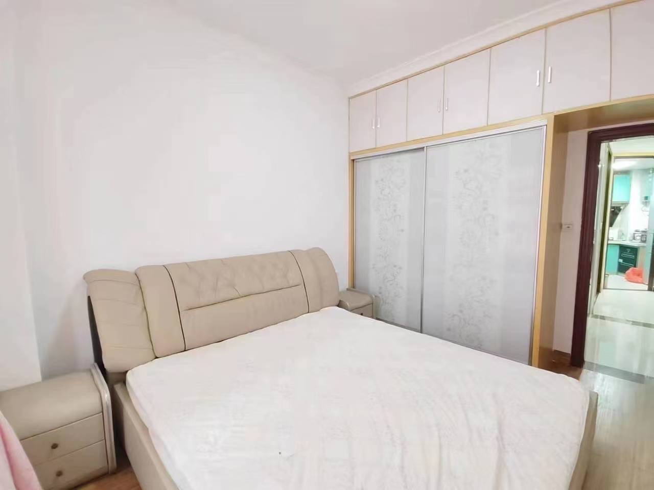 冠都现代城(冠都幸福彼岸) 3室2厅2卫 1700.0元/月 冠都现代城(冠都幸福彼岸) 3室2厅2卫 1700.0元/月室内图