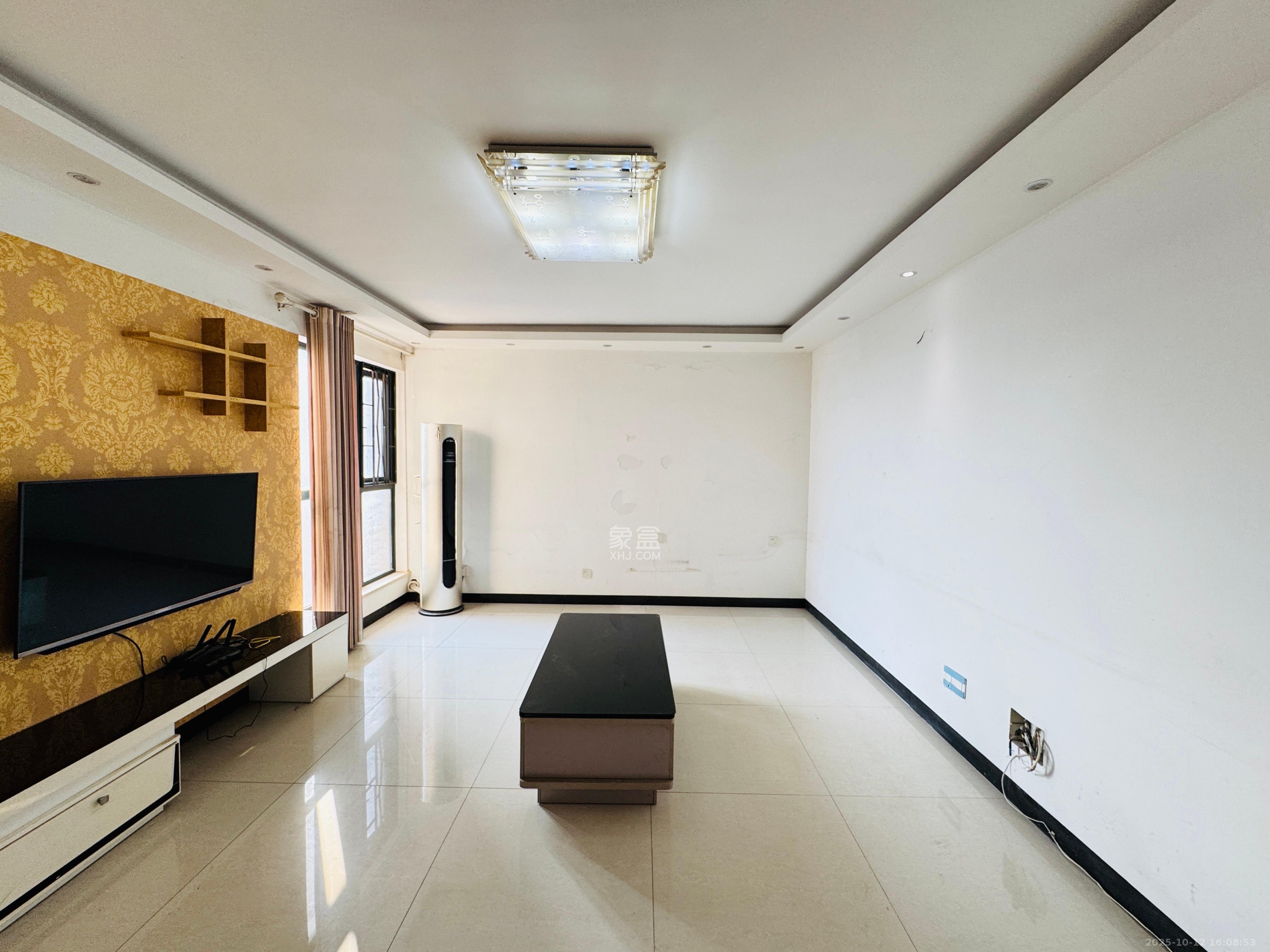 湘江锦绣  3室2厅2卫    2200.0元/月 湘江锦绣  3室2厅2卫    2200.0元/月室内图