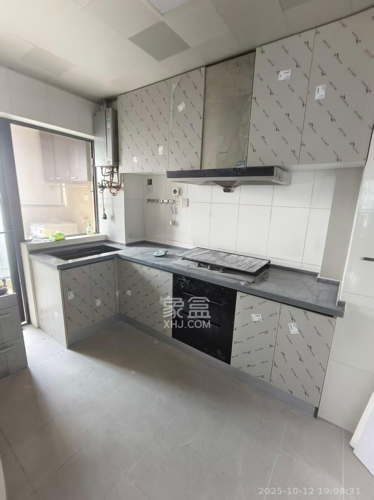 三万英尺  4室2厅1卫    3800.0元/月室内图