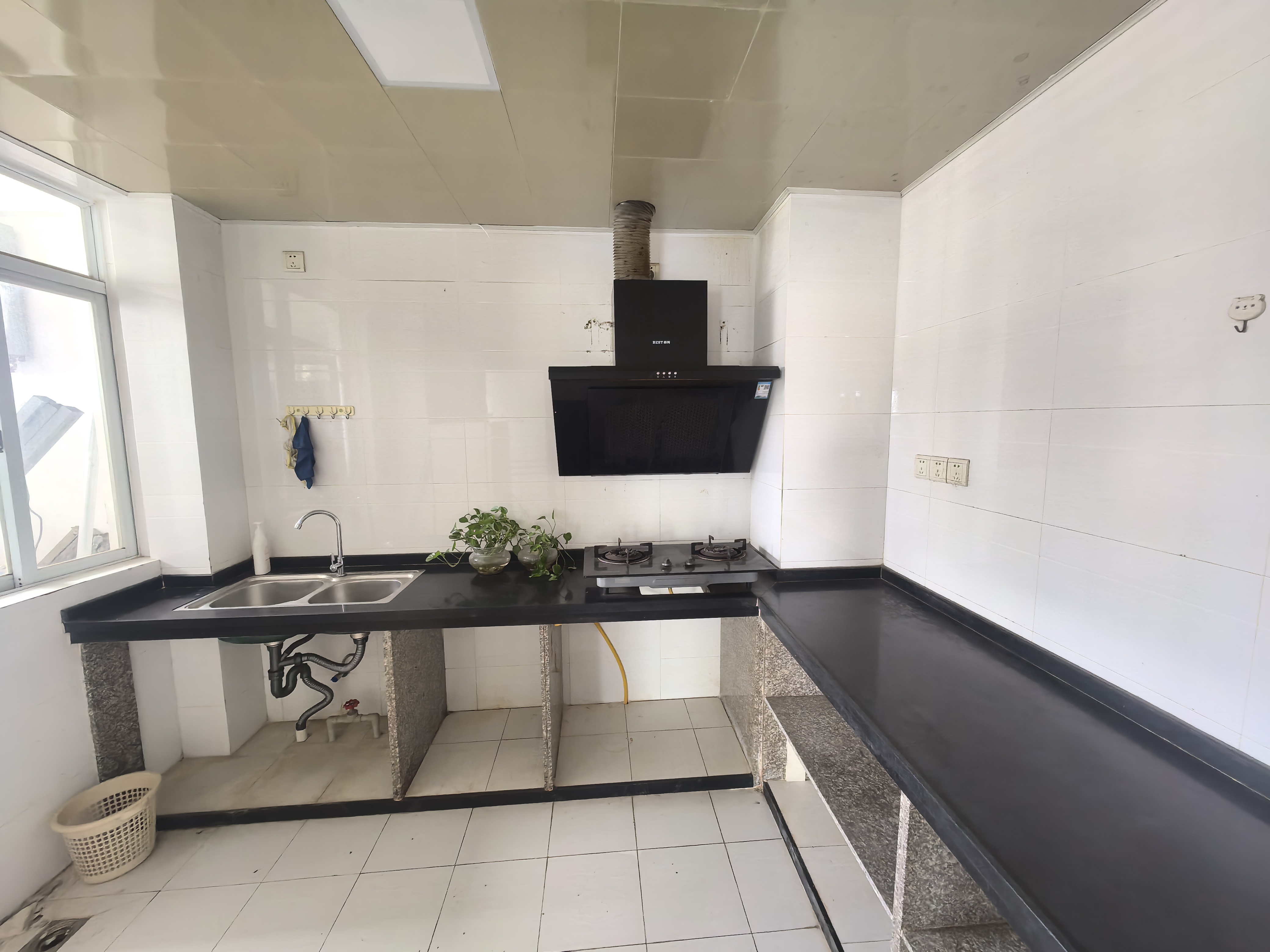 欣雅花园  3室2厅1卫    2700.0元/月室内图