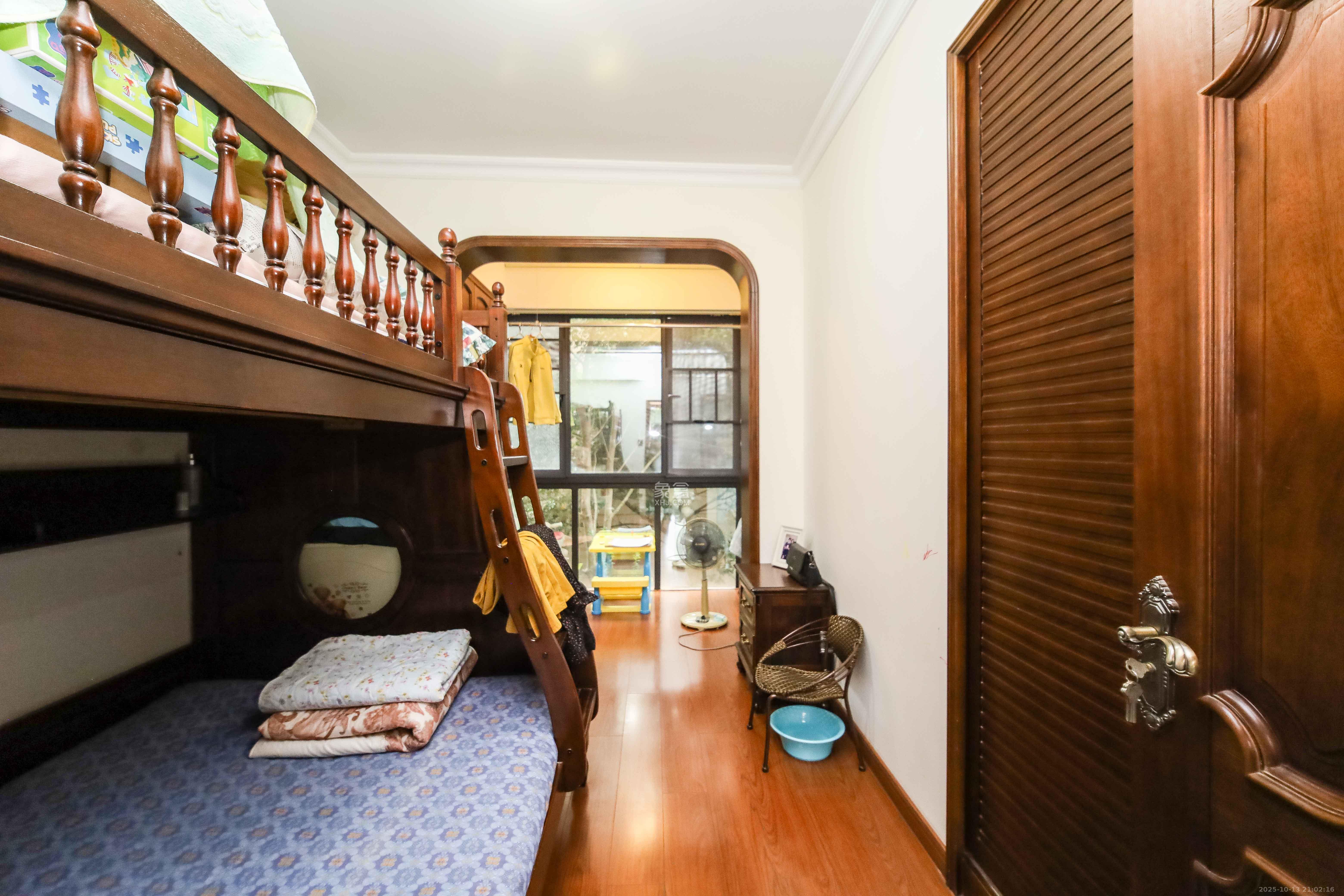 长房白沙湾 3室2厅2卫 135.0万 长房白沙湾 3室2厅2卫 135.0万卧室