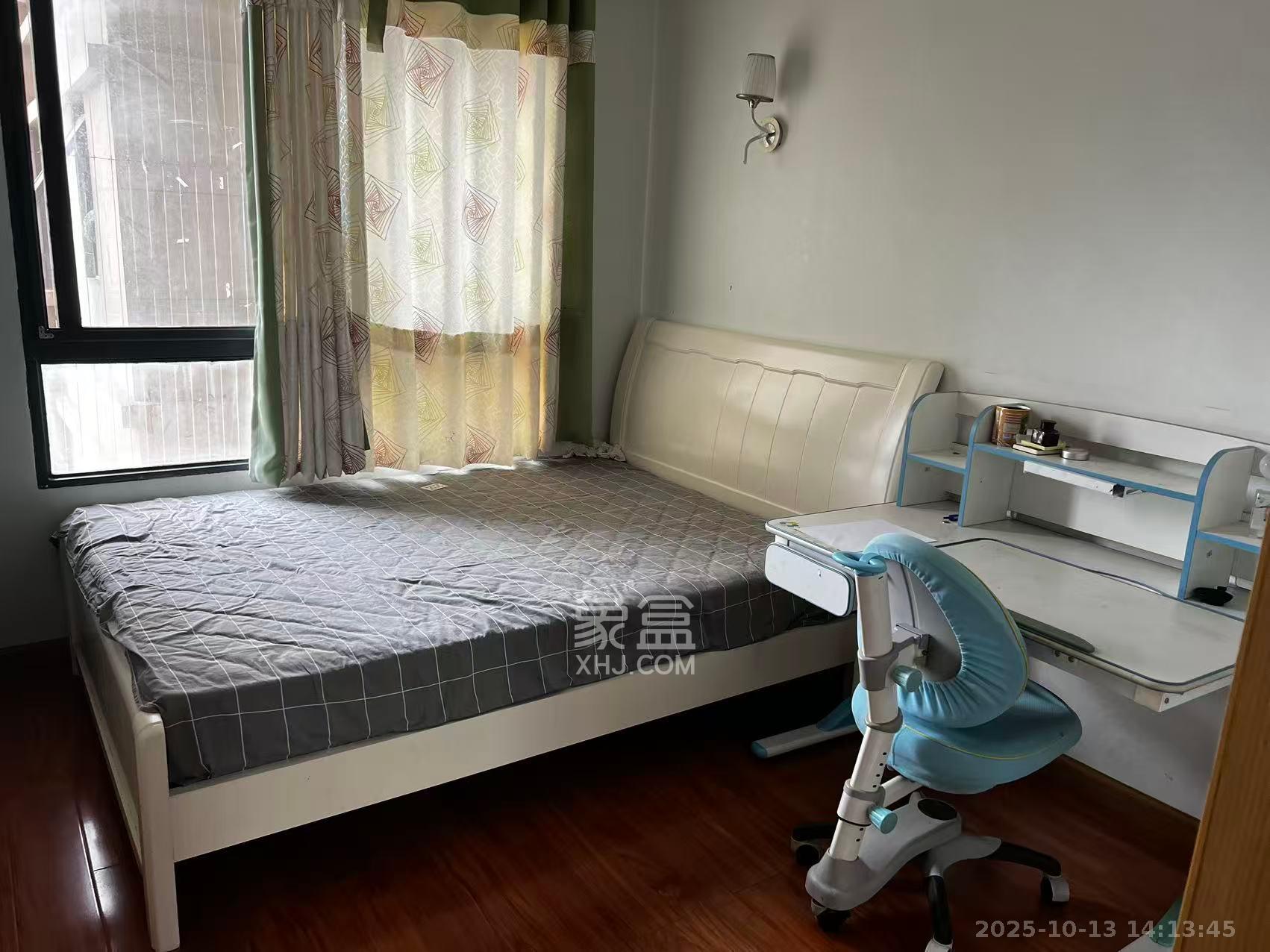 奥克斯广场  3室1厅2卫    3400.0元/月