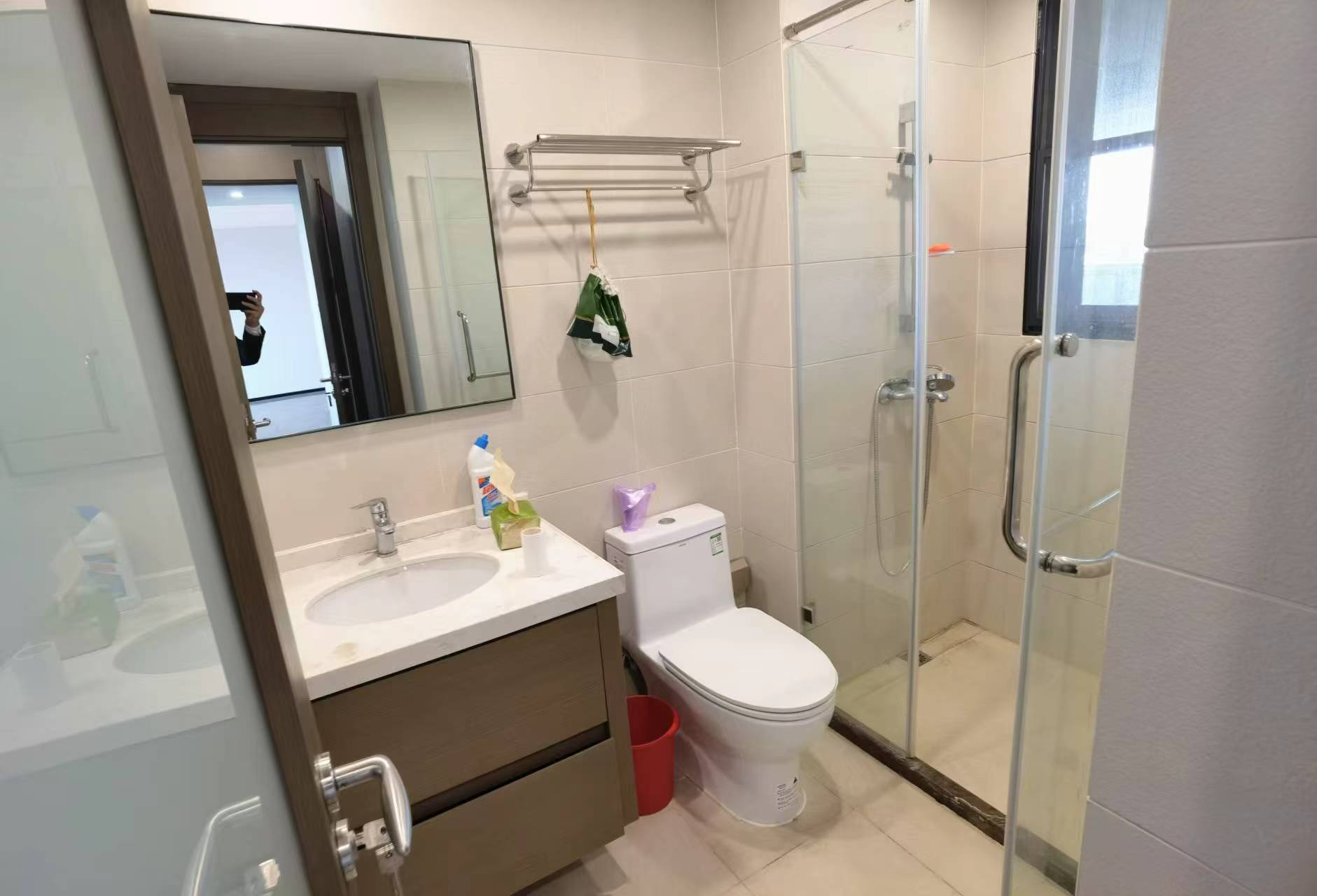 融创观澜湖公园壹号一期 3室2厅2卫 2300.0元/月 融创观澜湖公园壹号一期 3室2厅2卫 2300.0元/月室内图