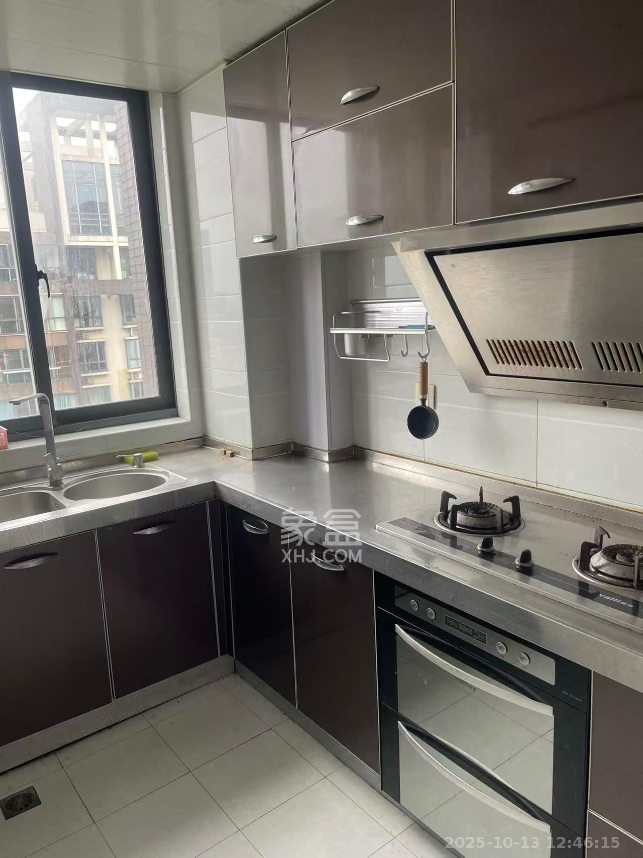 西子花苑  3室2厅1卫    2800.0元/月室内图