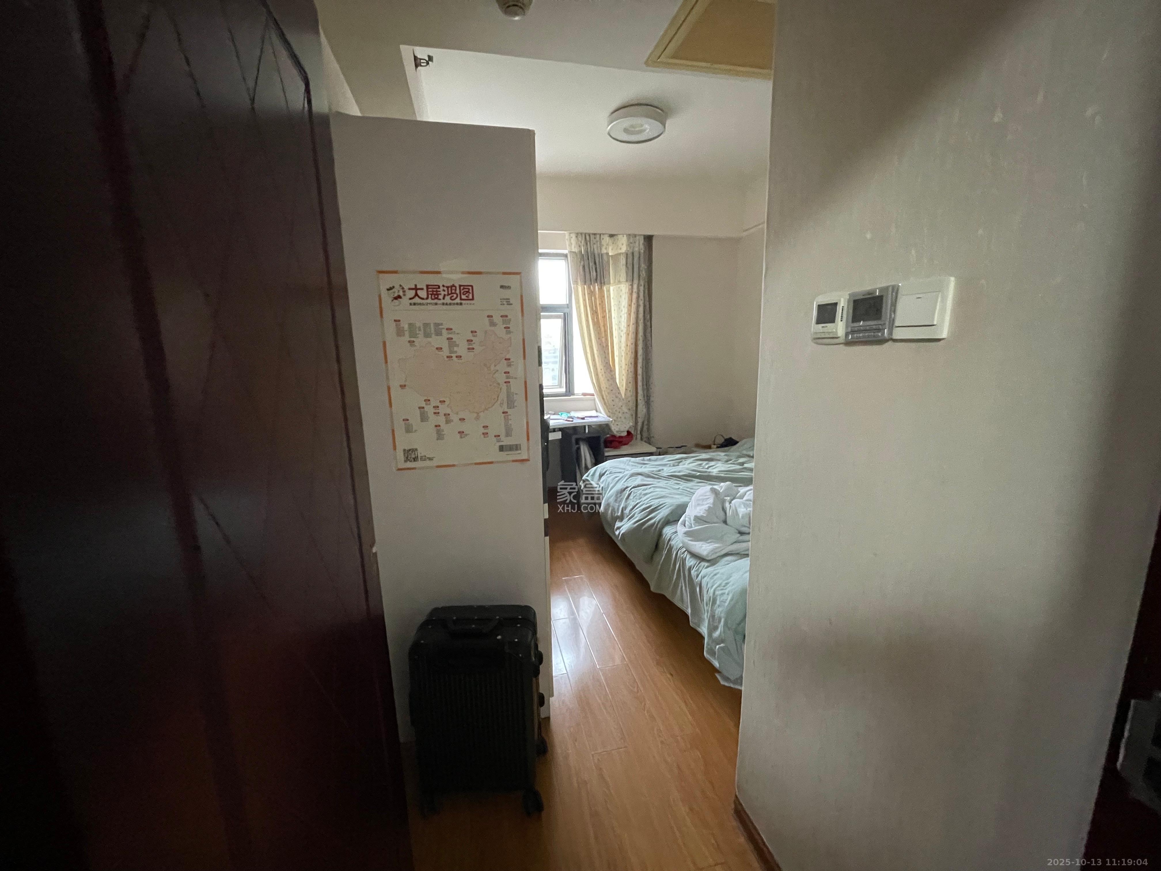 东塘瑞府  2室1厅1卫    2500.0元/月室内图