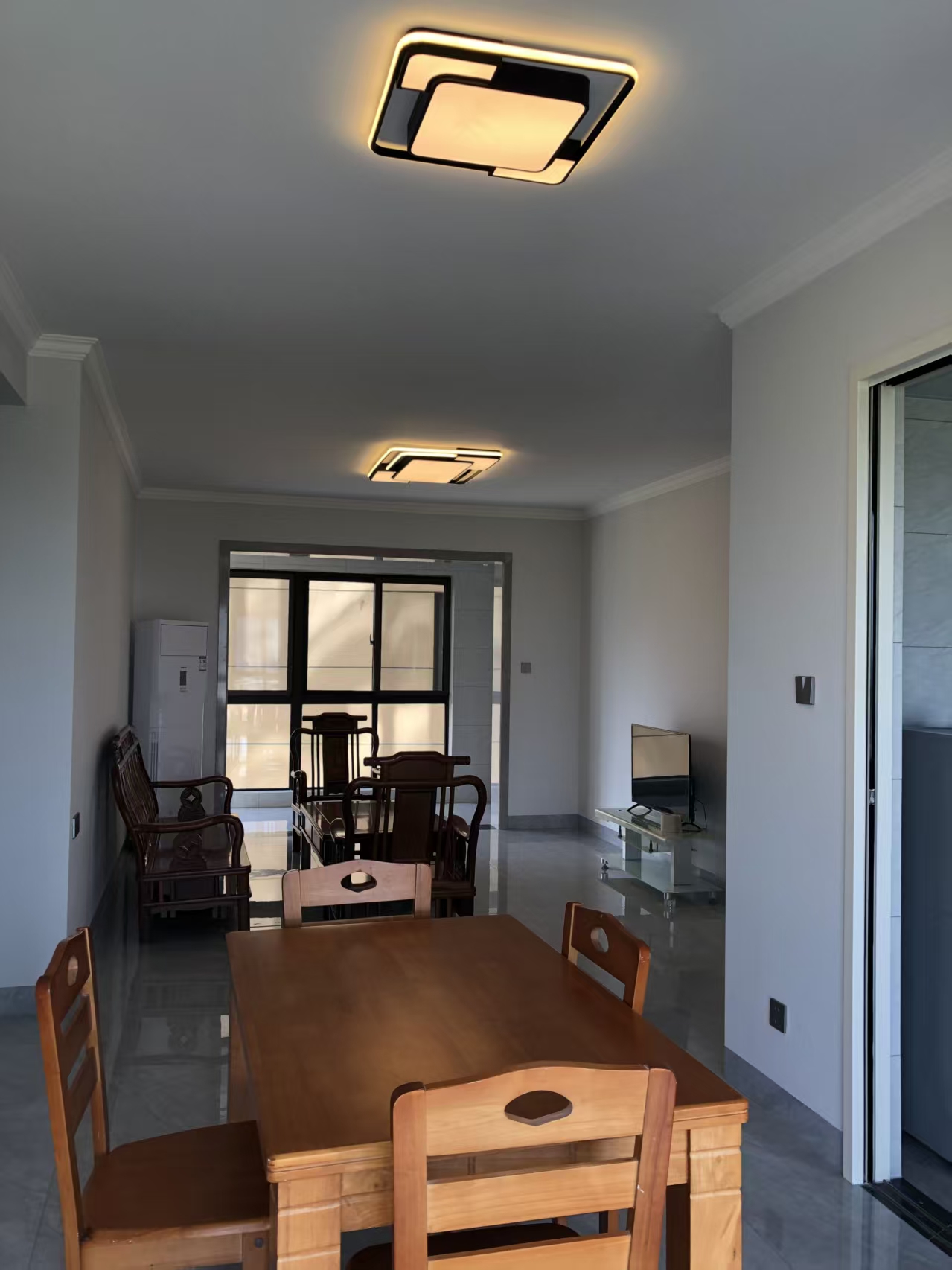 绿地城骏园  3室2厅1卫    3000.0元/月室内图1