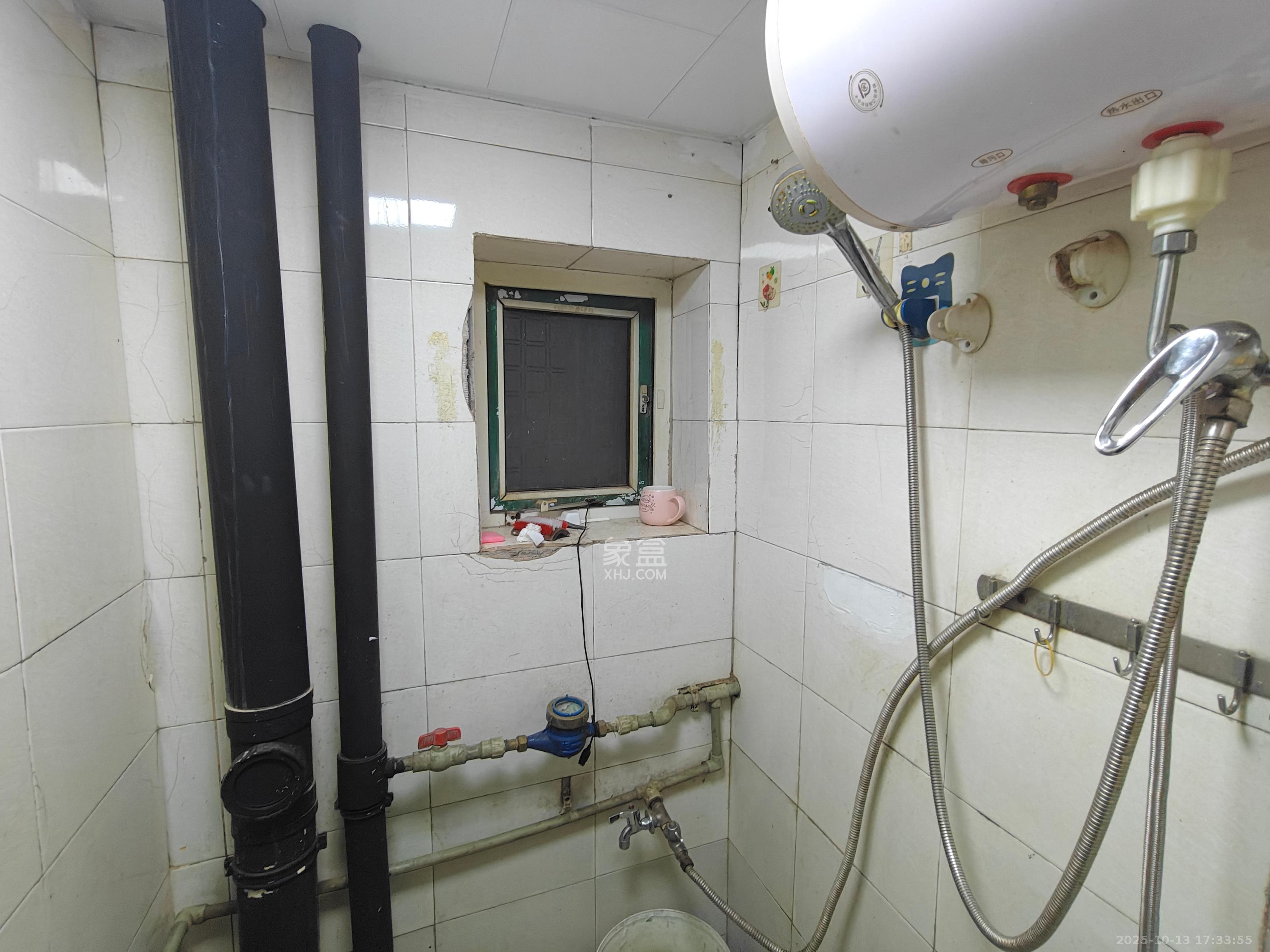 东方新城  2室1厅1卫    1800.0元/月 东方新城  2室1厅1卫    1800.0元/月室内图