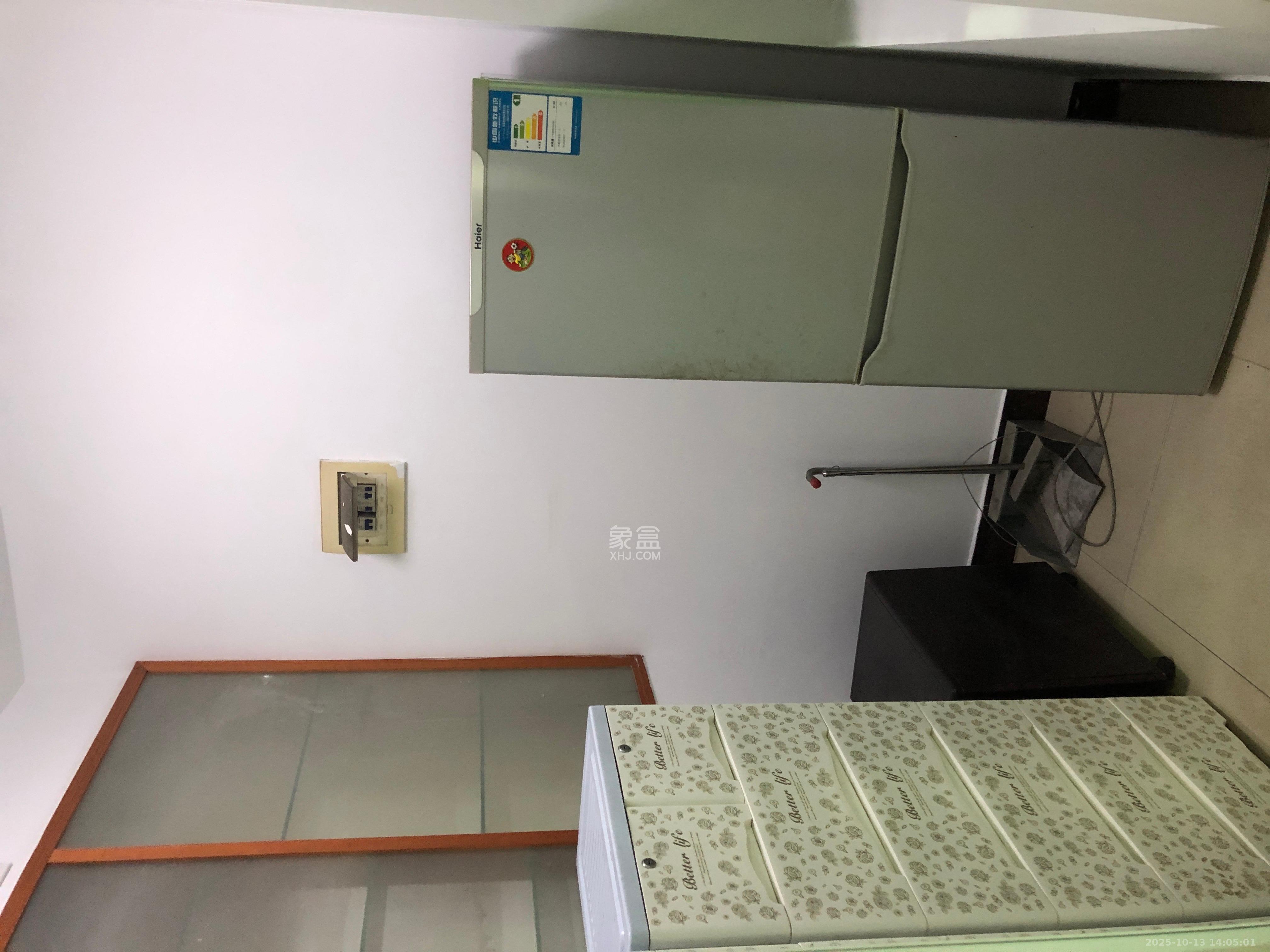 中南汽车世界  3室2厅1卫    1280.0元/月室内图