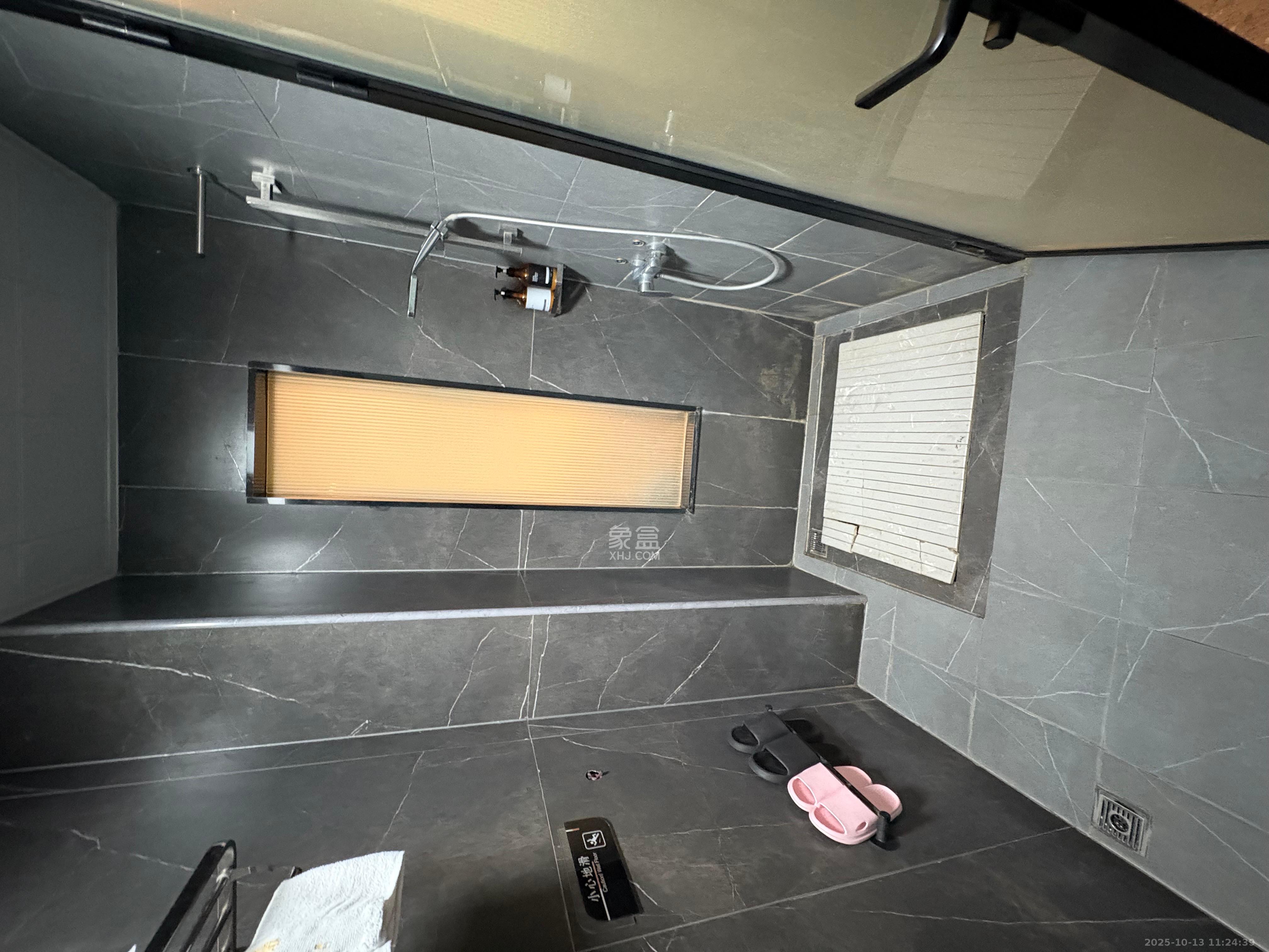 万润时光里  1室1厅1卫    1800.0元/月室内图