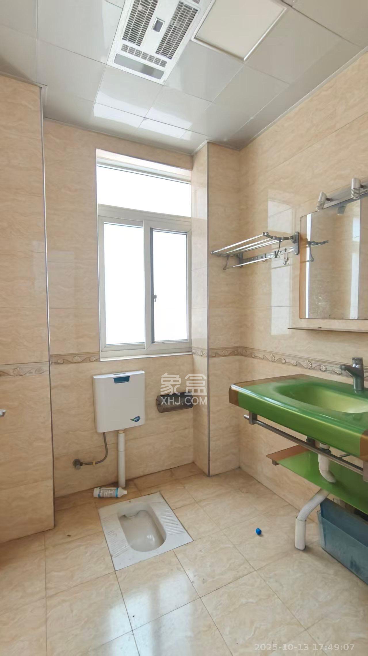 楚天家园  4室2厅3卫    3400.0元/月室内图