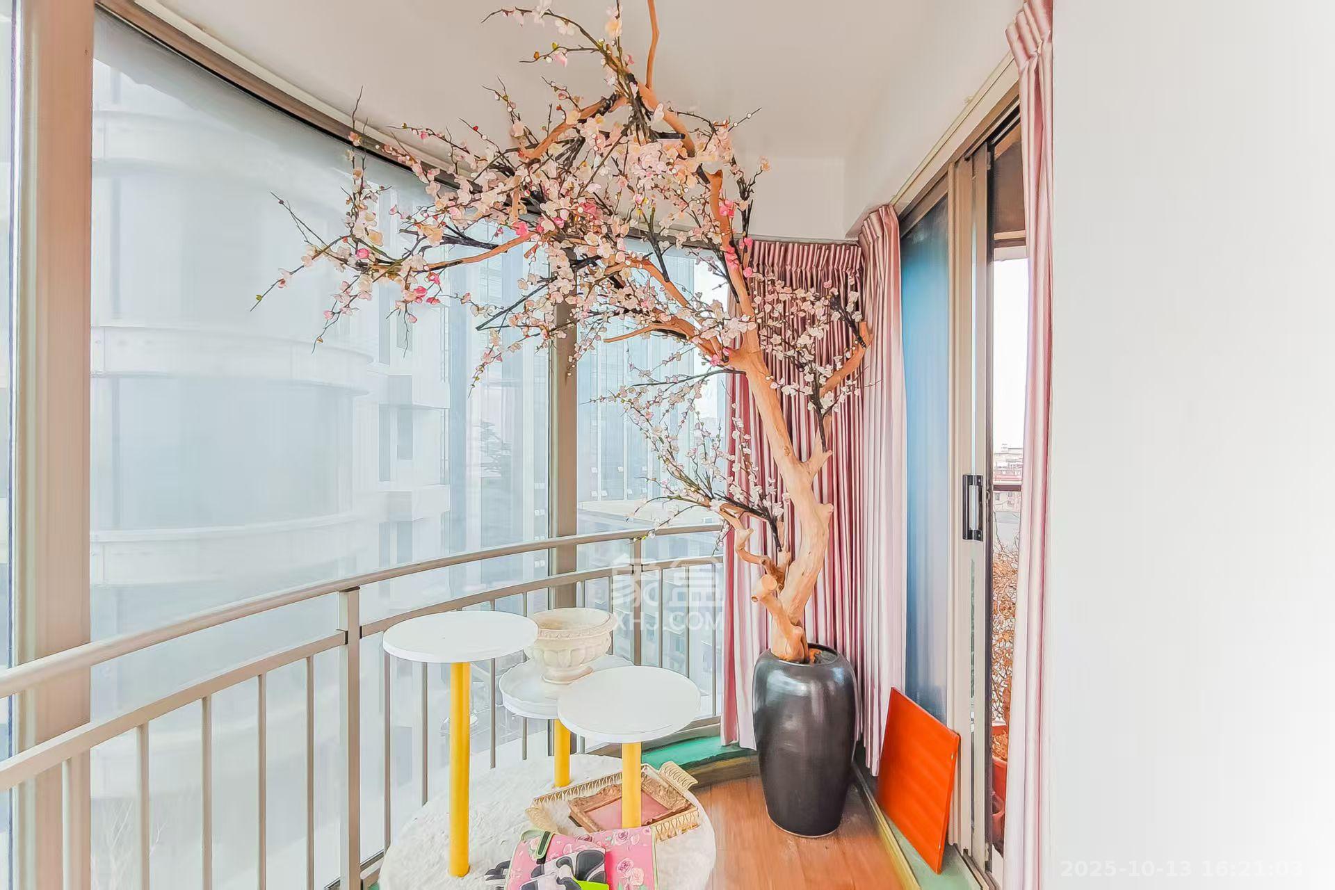 潮宗御苑 4室1厅2卫 7300.0元/月 潮宗御苑 4室1厅2卫 7300.0元/月室内图