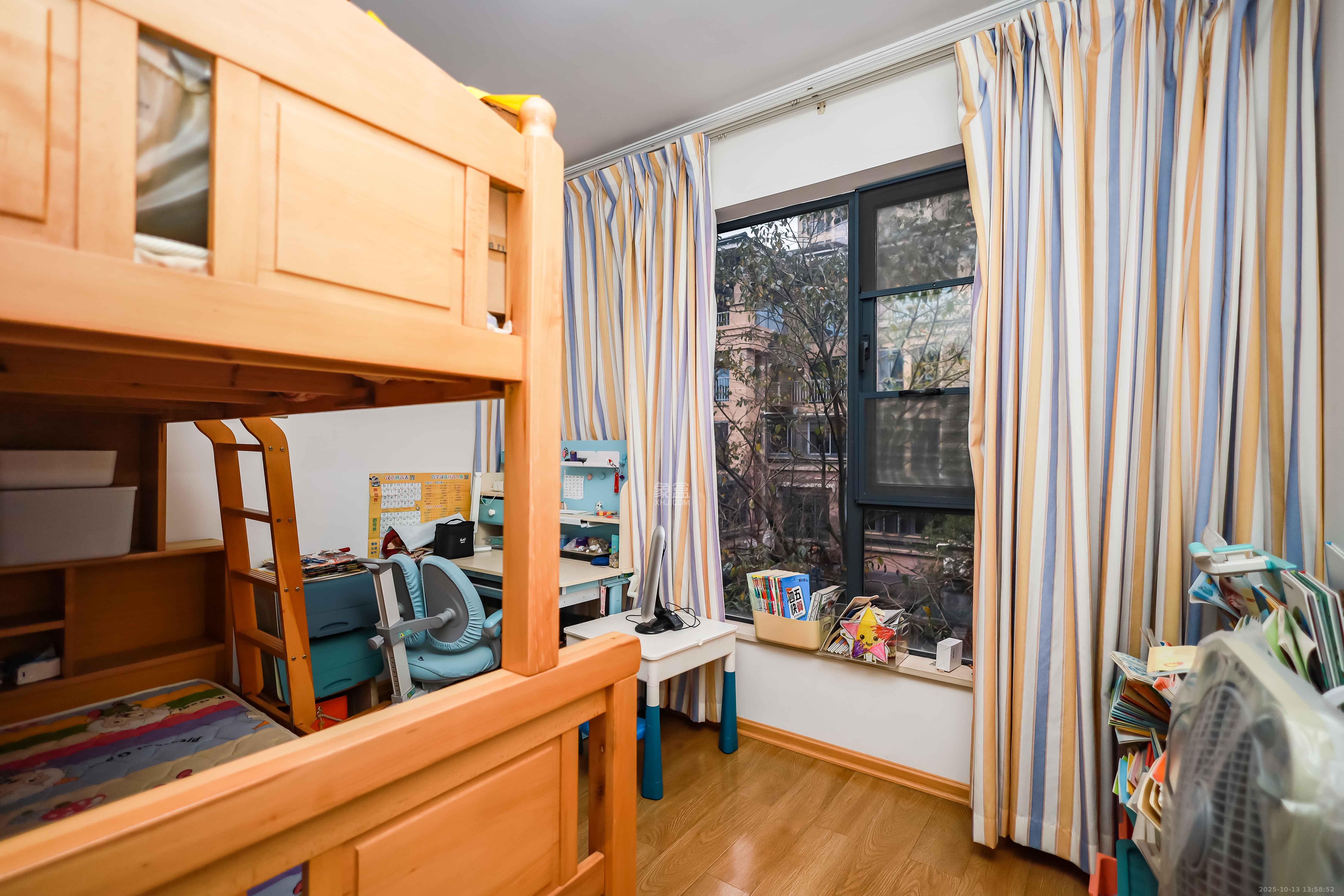 天麓尚层  3室2厅2卫    148.0万 天麓尚层  3室2厅2卫    148.0万卧室