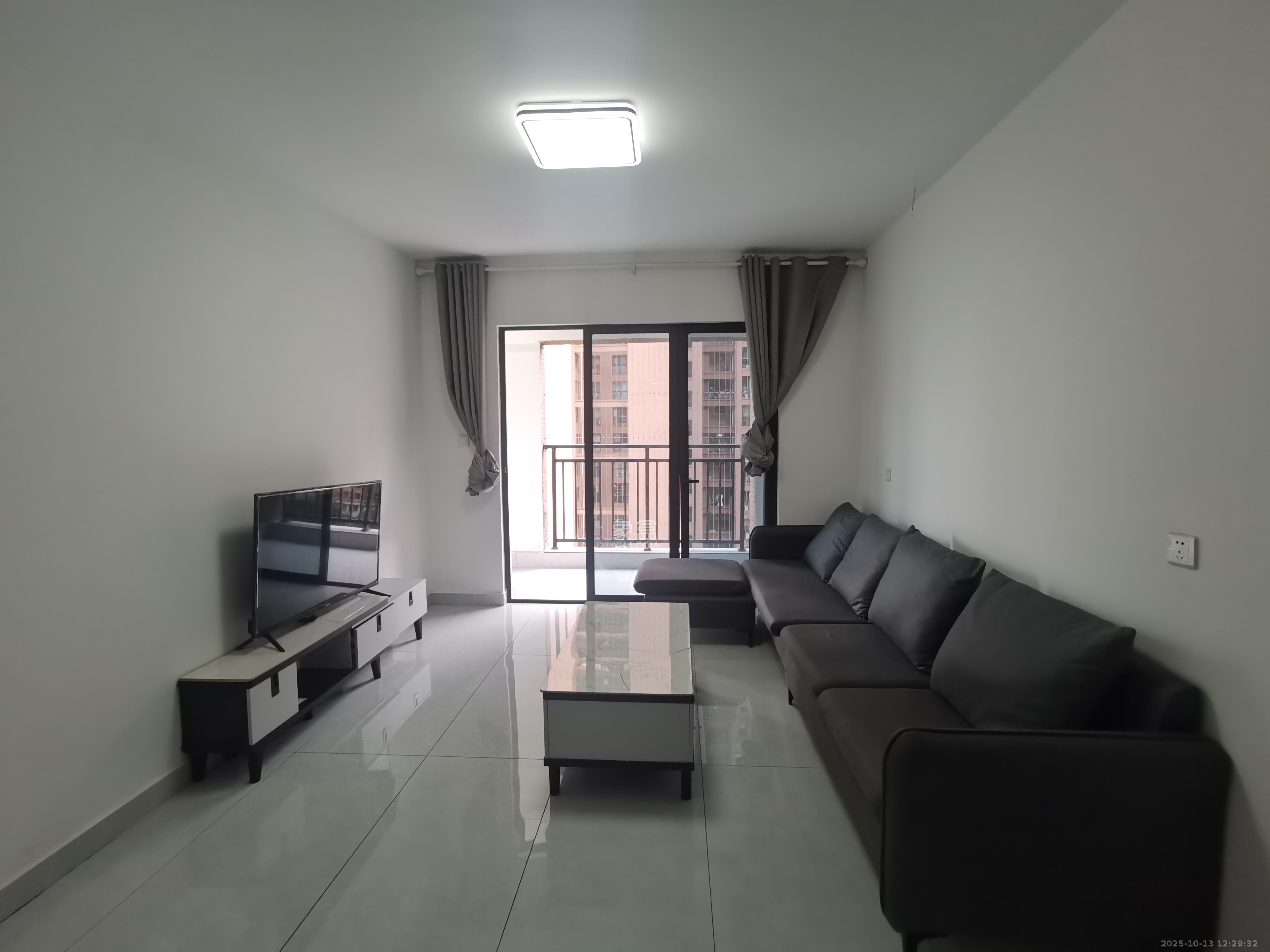 三一街区  3室2厅2卫    2200.0元/月 三一街区  3室2厅2卫    2200.0元/月