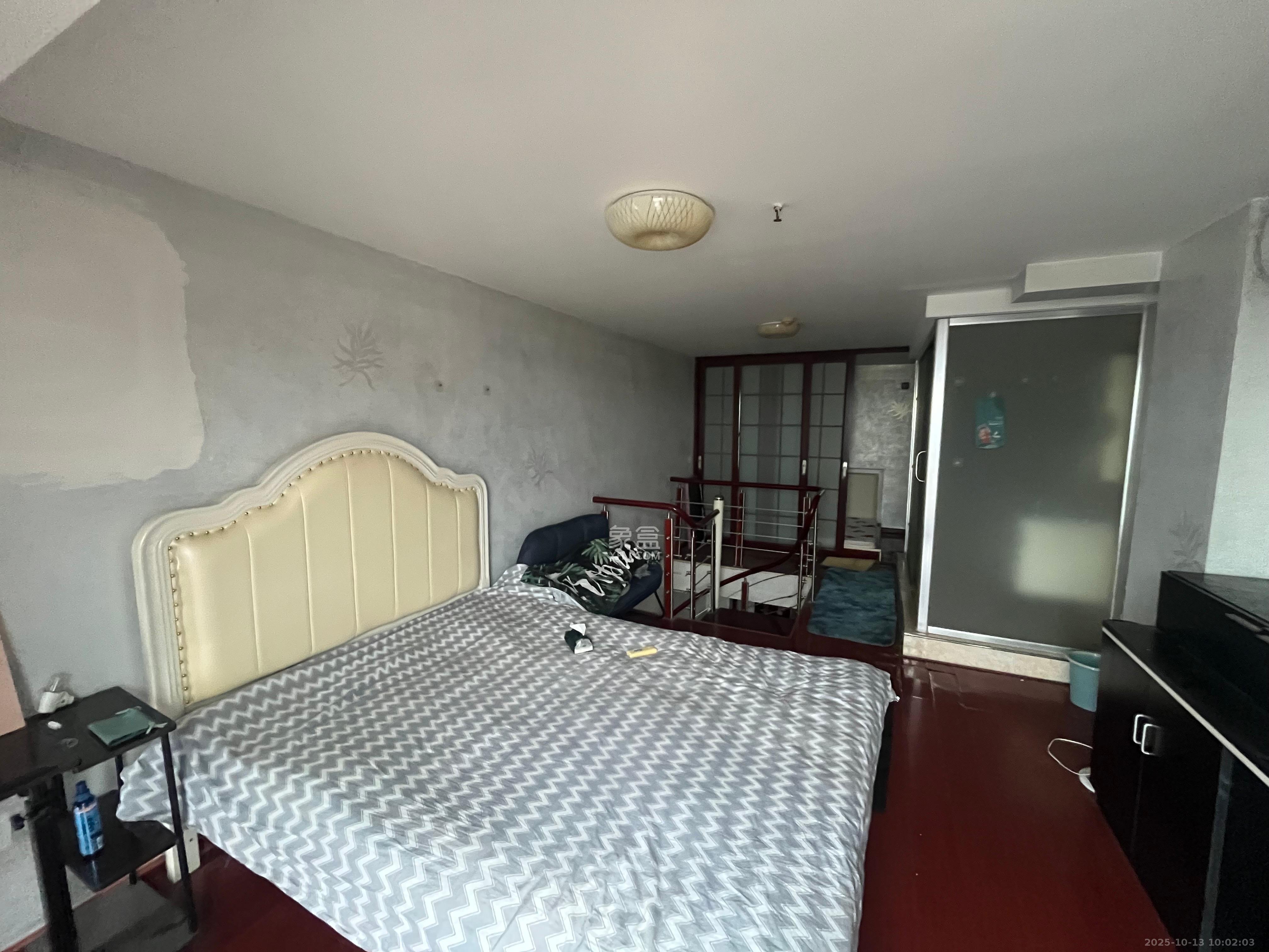 金色loft（鑫秋大厦）  2室1厅1卫    1700.0元/月