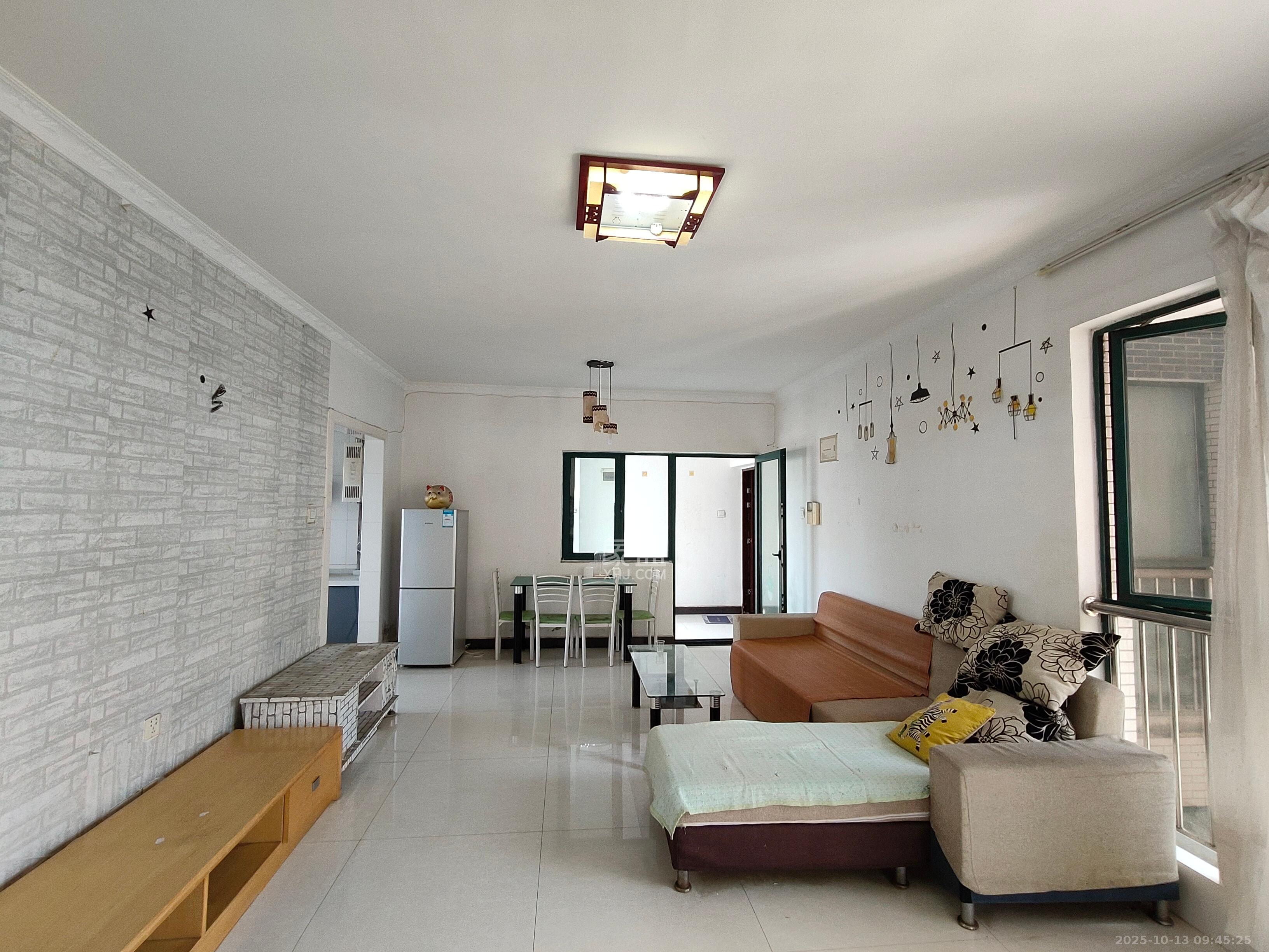 华天LOHO小镇  2室2厅1卫    1300.0元/月 华天LOHO小镇  2室2厅1卫    1300.0元/月室内图