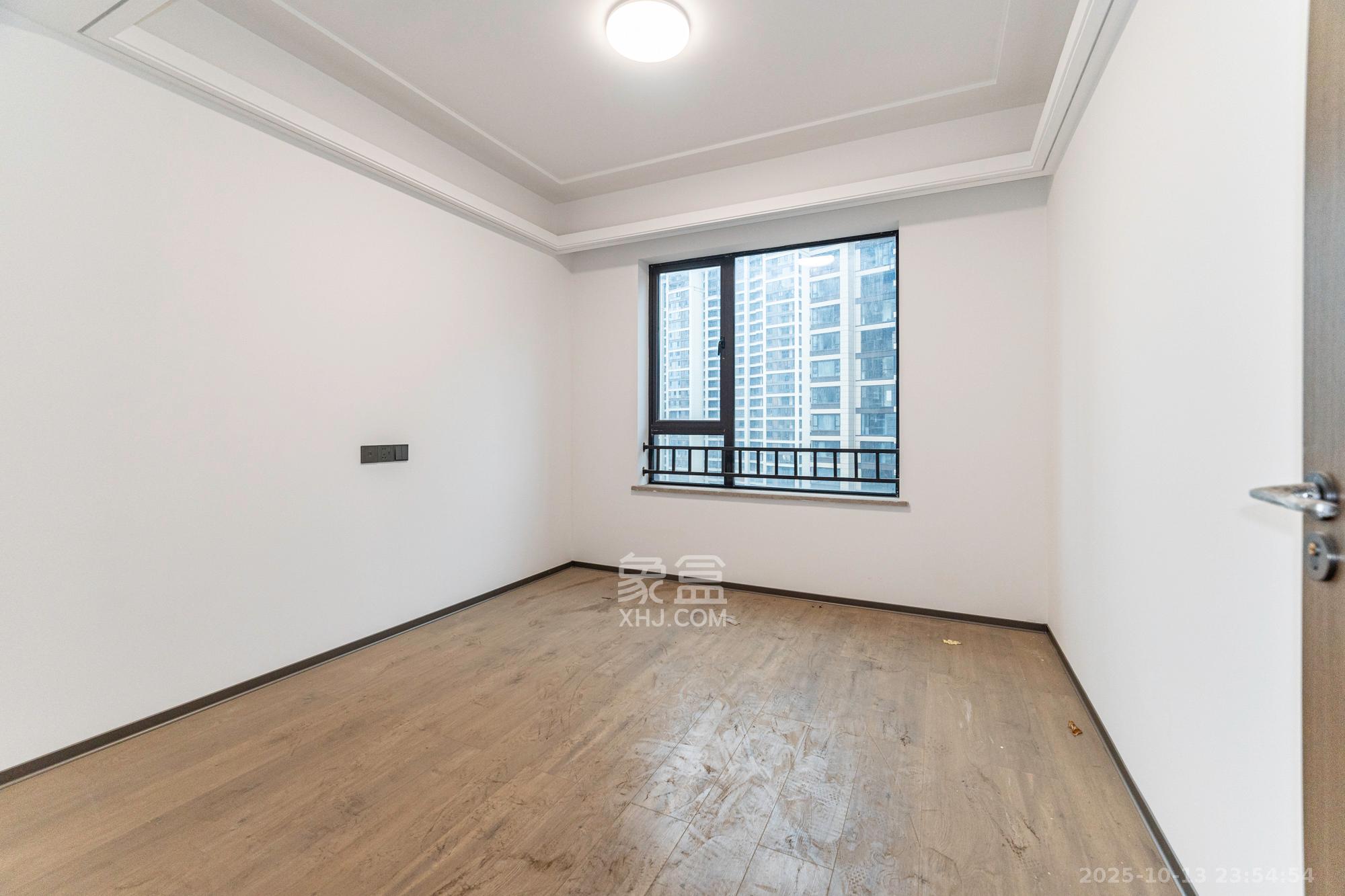 荣盛锦绣学府 3室2厅2卫 95.8万 荣盛锦绣学府 3室2厅2卫 95.8万卧室