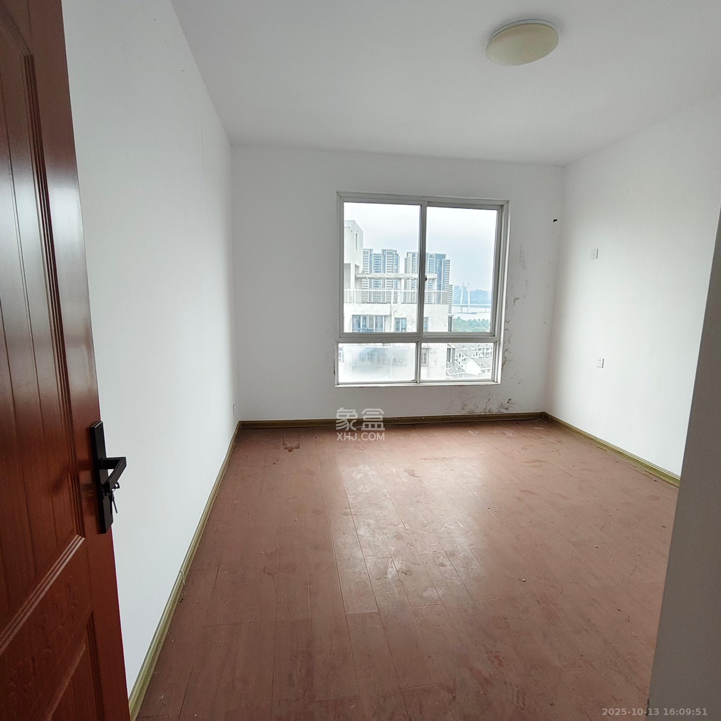 山语城一期  3室2厅2卫    2500.0元/月室内图