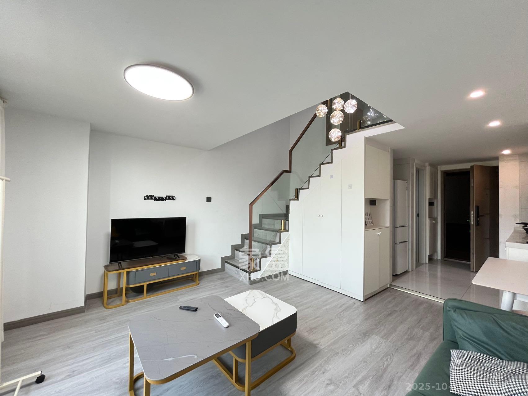 荣盛花语书苑  2室1厅1卫    2300.0元/月 荣盛花语书苑  2室1厅1卫    2300.0元/月室内图