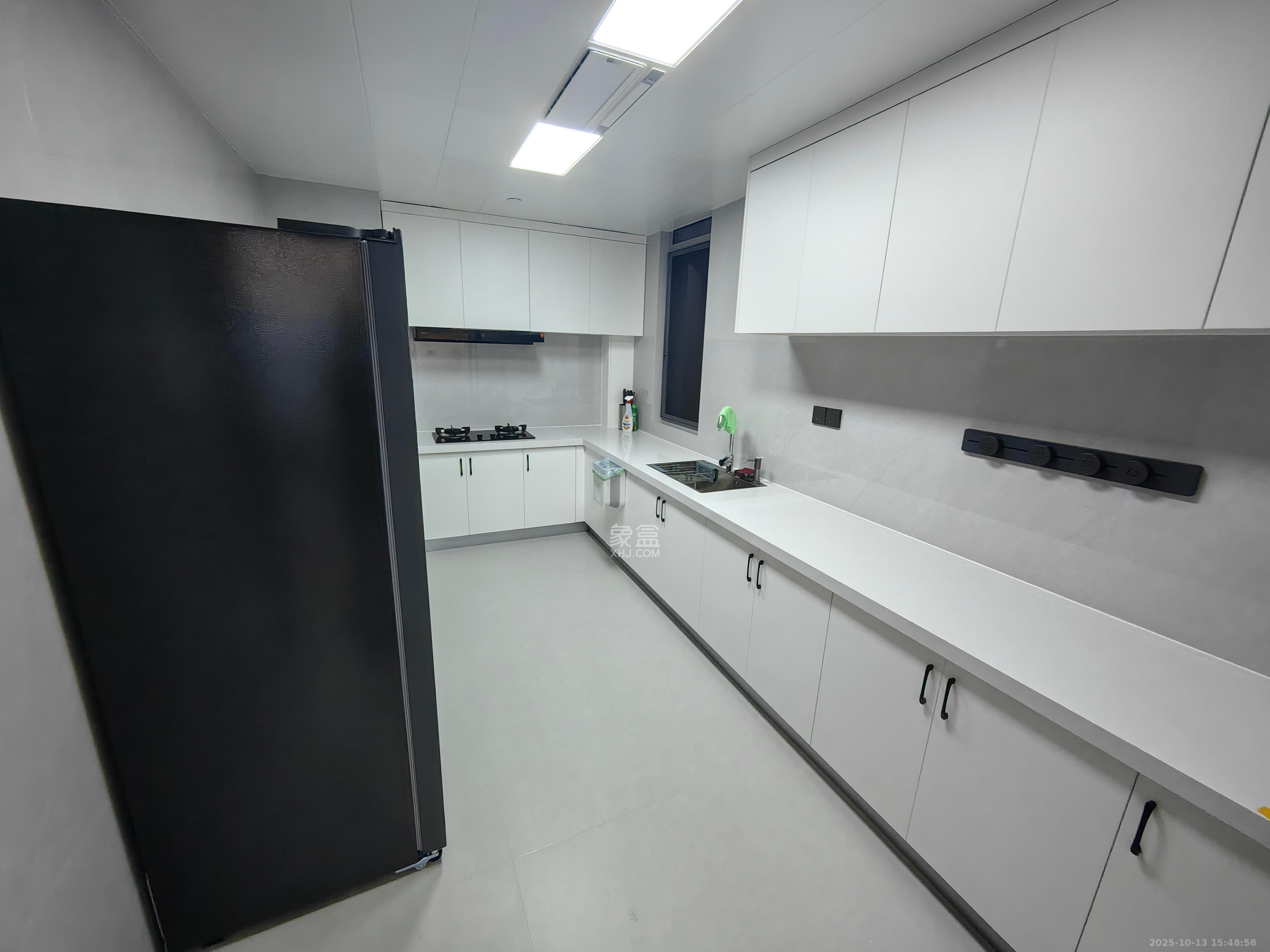 正荣梅溪紫阙台  4室2厅2卫    11000.0元/月室内图