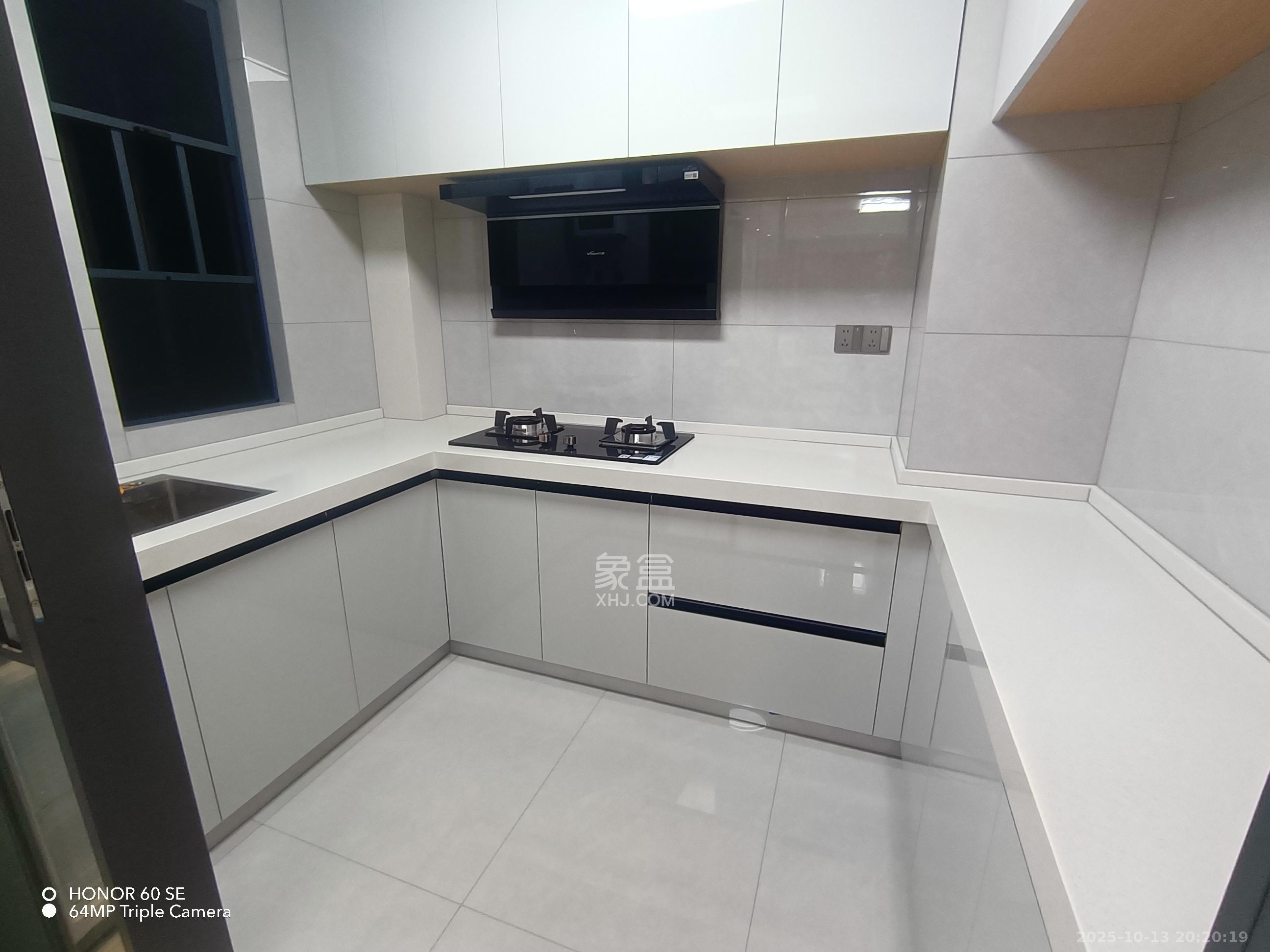 谷山景苑  3室2厅2卫    2500.0元/月 谷山景苑  3室2厅2卫    2500.0元/月室内图