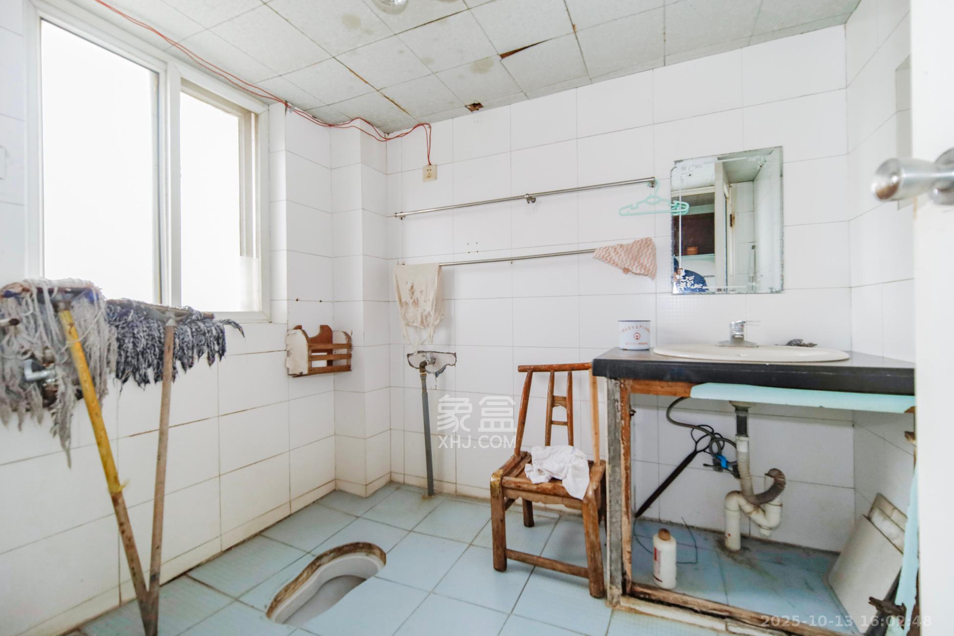 湘樟园小区（湘樟家园）  3室2厅2卫    55.0万卫生间