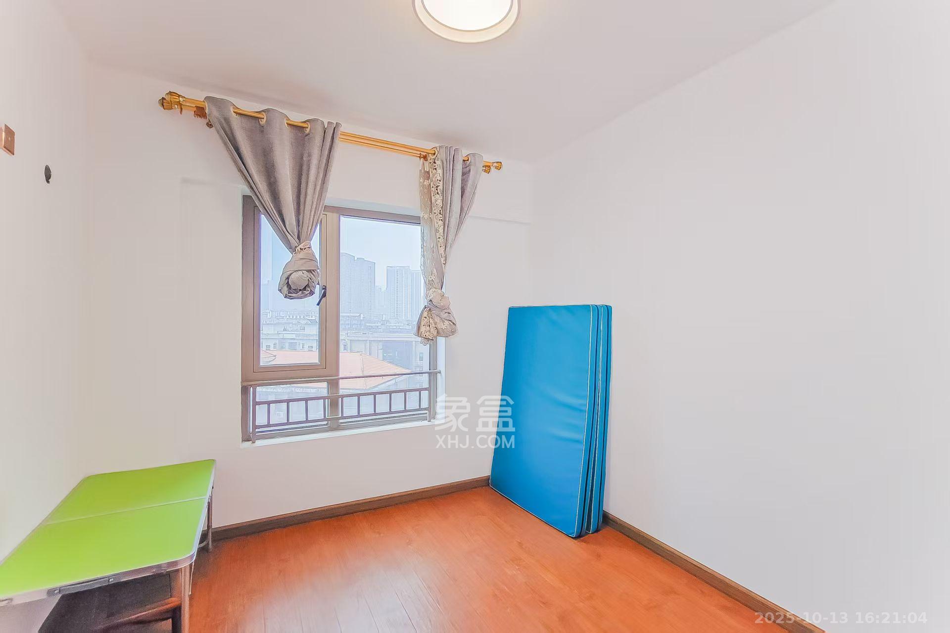 潮宗御苑 4室1厅2卫 7300.0元/月 潮宗御苑 4室1厅2卫 7300.0元/月室内图