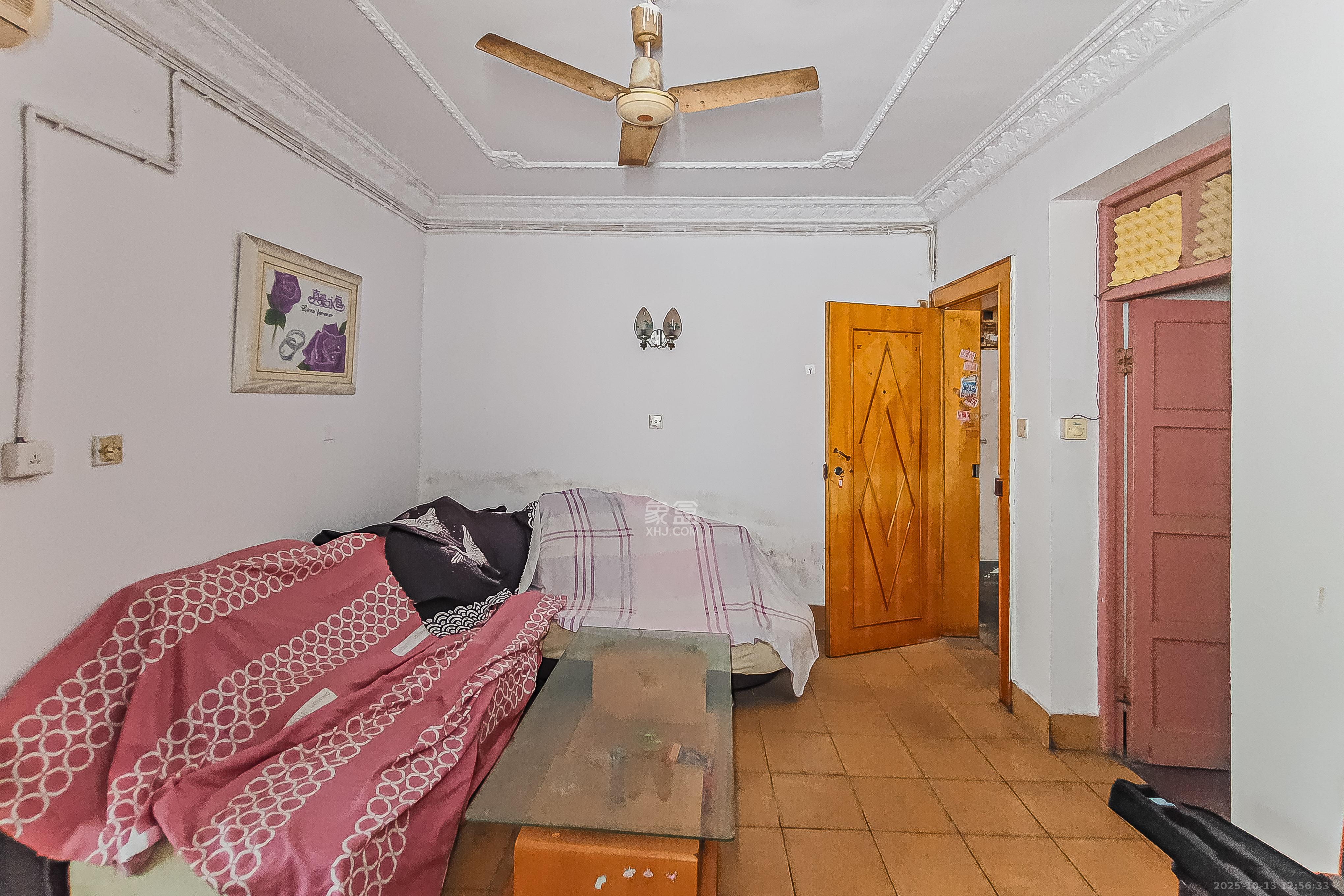 教育电视台宿舍  3室2厅1卫    56.5万客厅