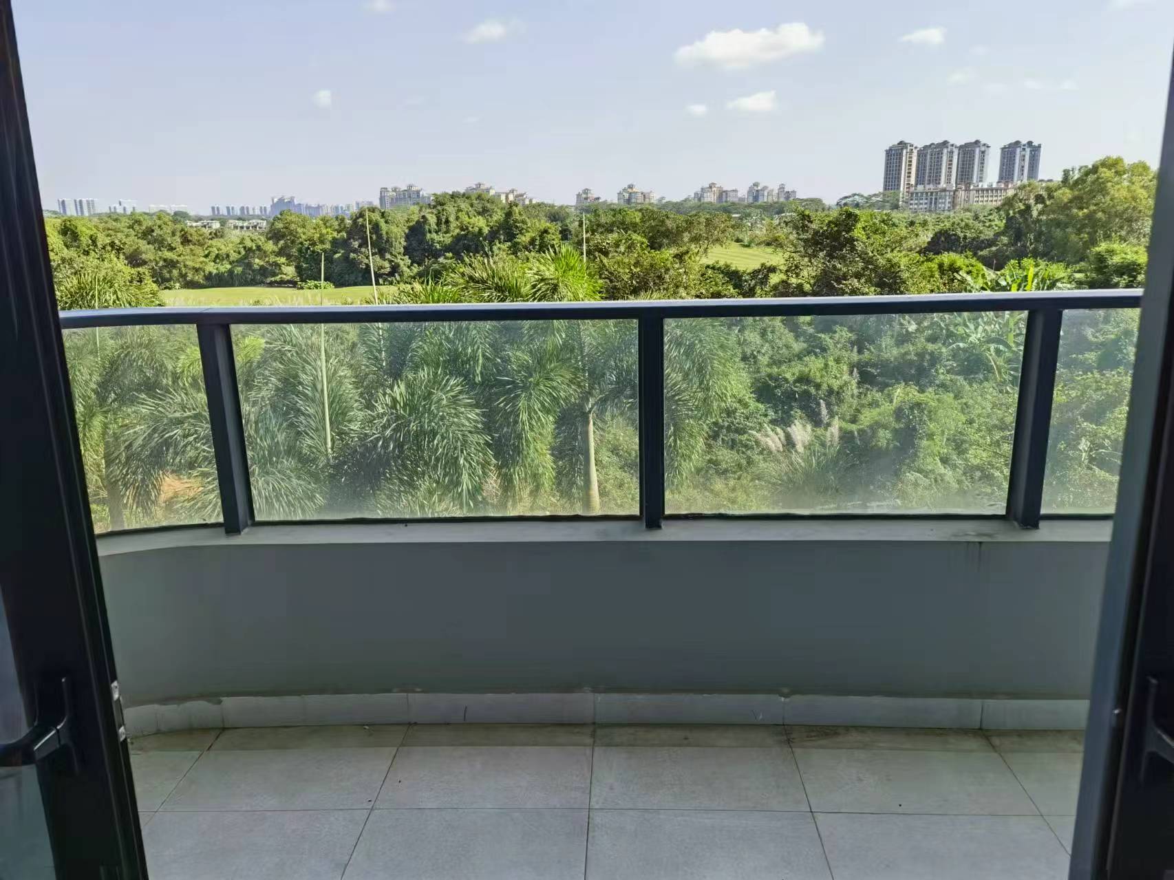 融创观澜湖公园壹号一期 3室2厅2卫 2300.0元/月 融创观澜湖公园壹号一期 3室2厅2卫 2300.0元/月室内图