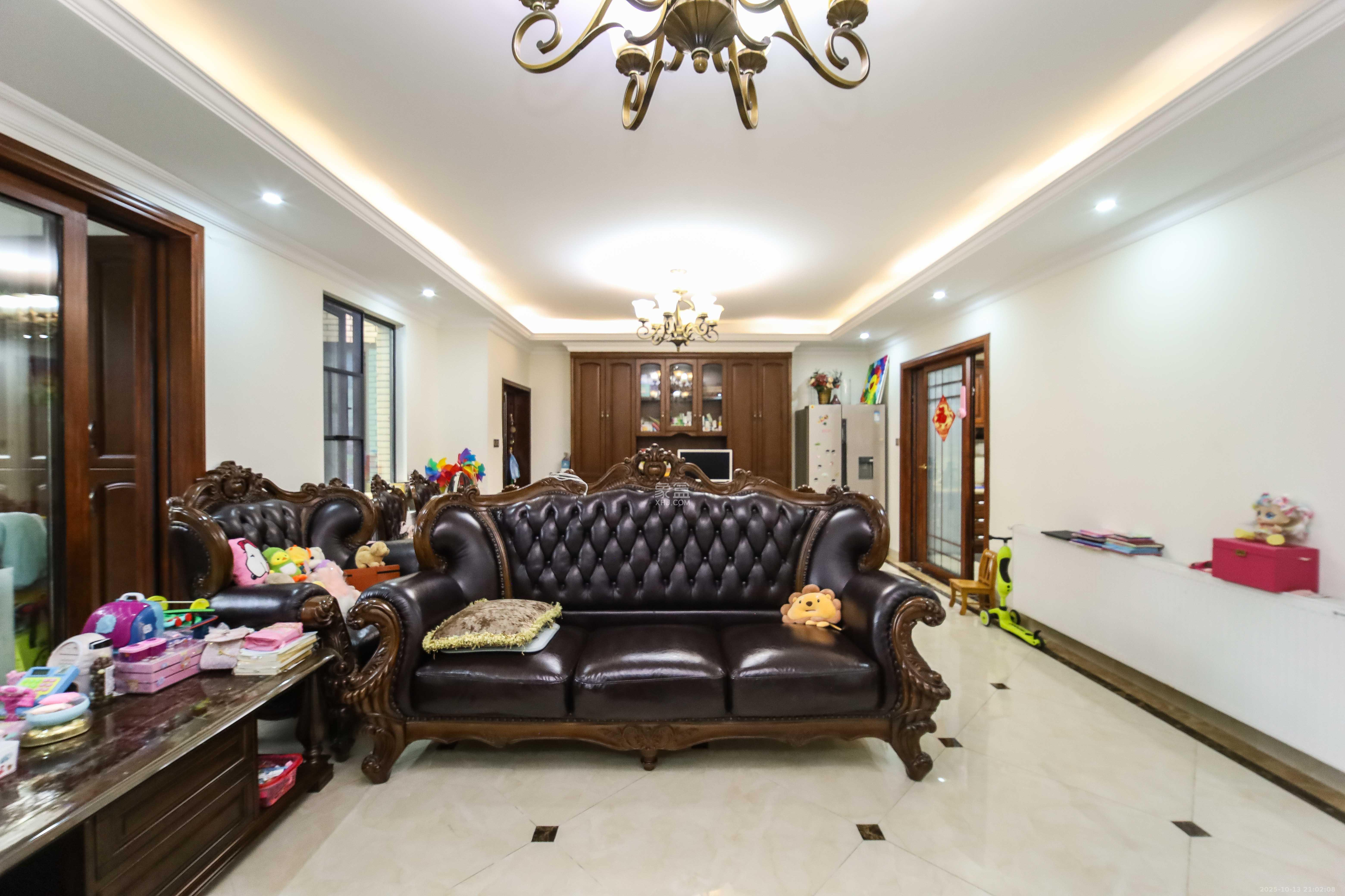 长房白沙湾 3室2厅2卫 135.0万 长房白沙湾 3室2厅2卫 135.0万客厅