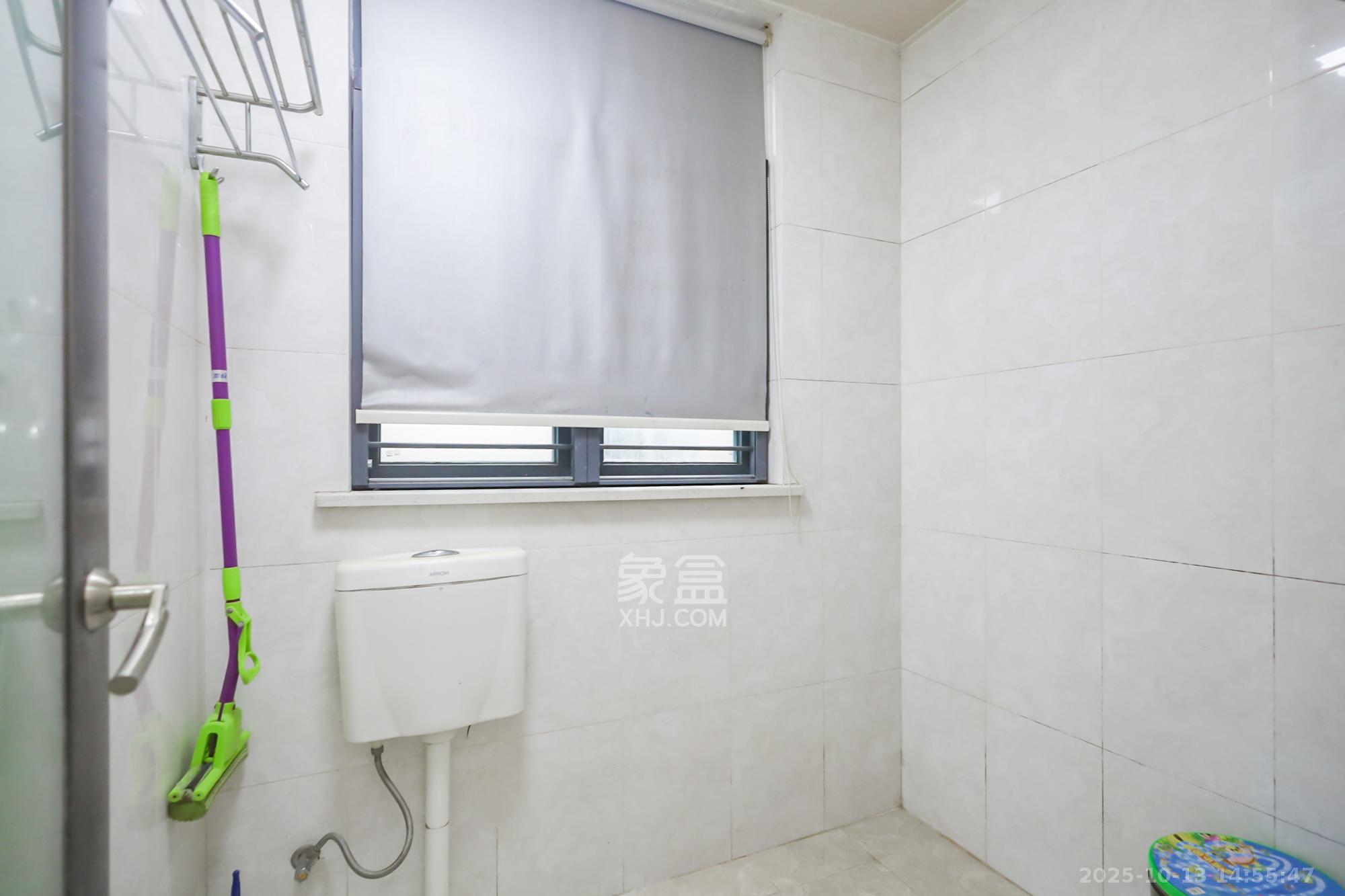 山水誉峰 3室2厅2卫 139.0万 山水誉峰 3室2厅2卫 139.0万卫生间