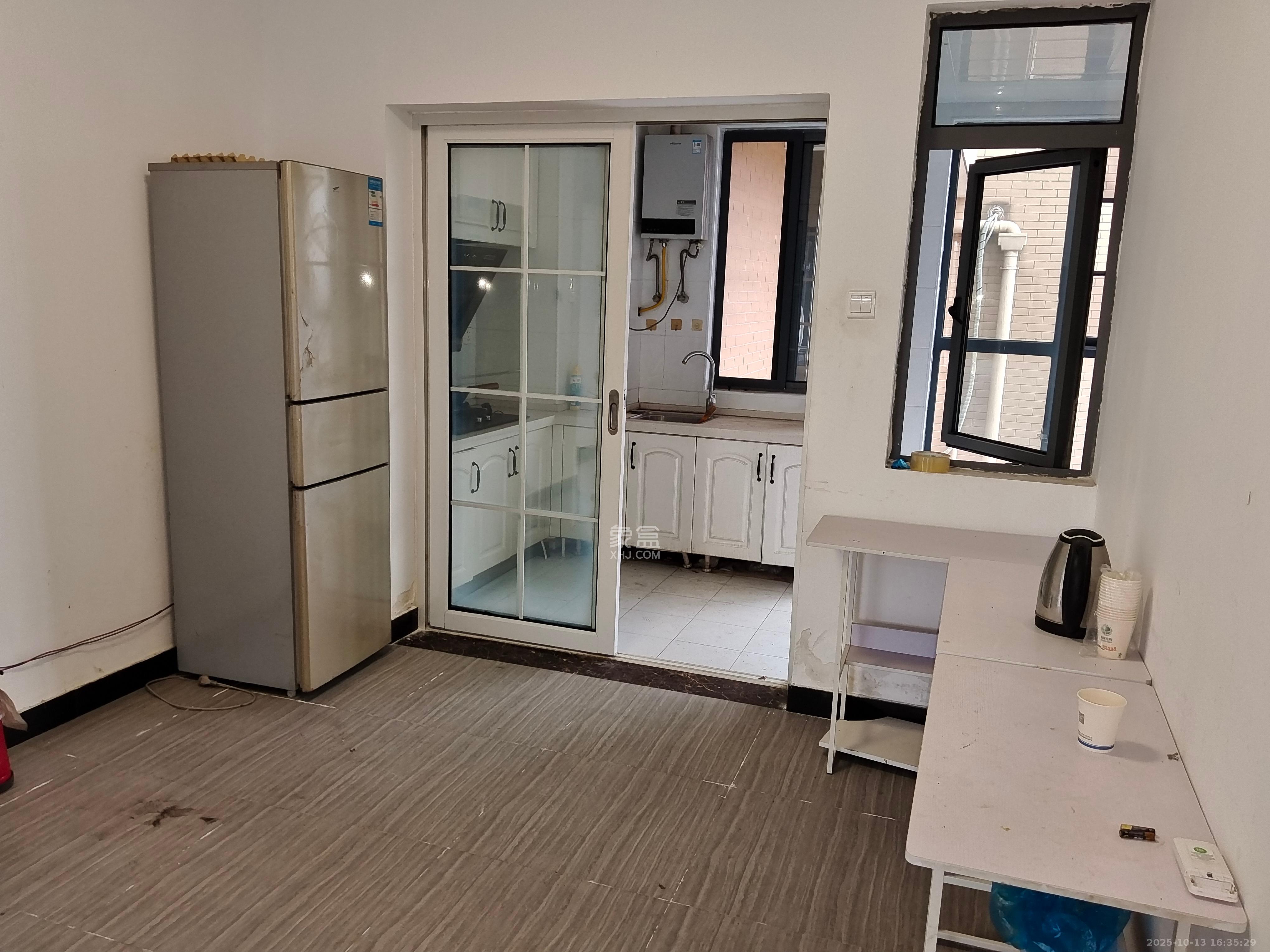 鑫远御文台二期 1室1厅1卫 2800.0元/月 鑫远御文台二期 1室1厅1卫 2800.0元/月室内图