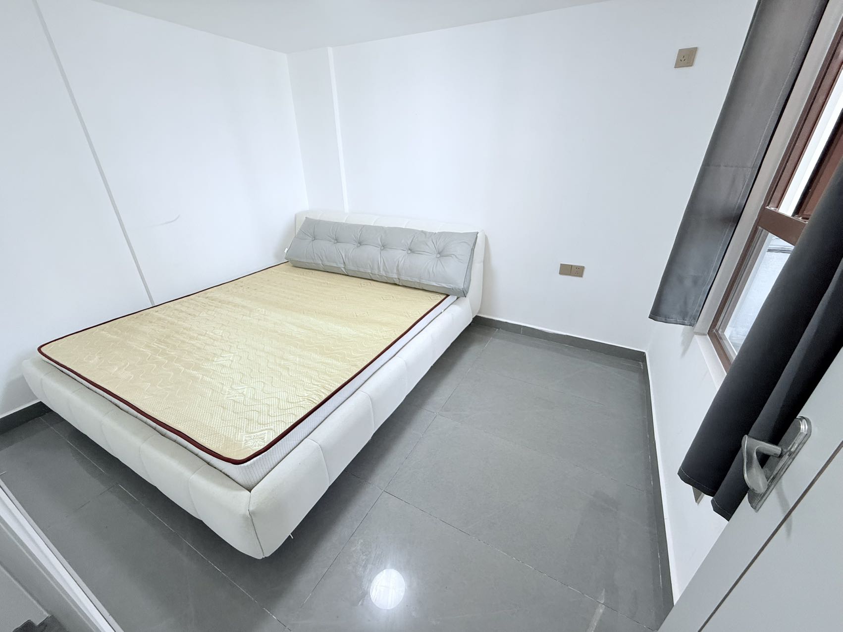 金龙城市广场二期  3室2厅2卫    3800.0元/月室内图