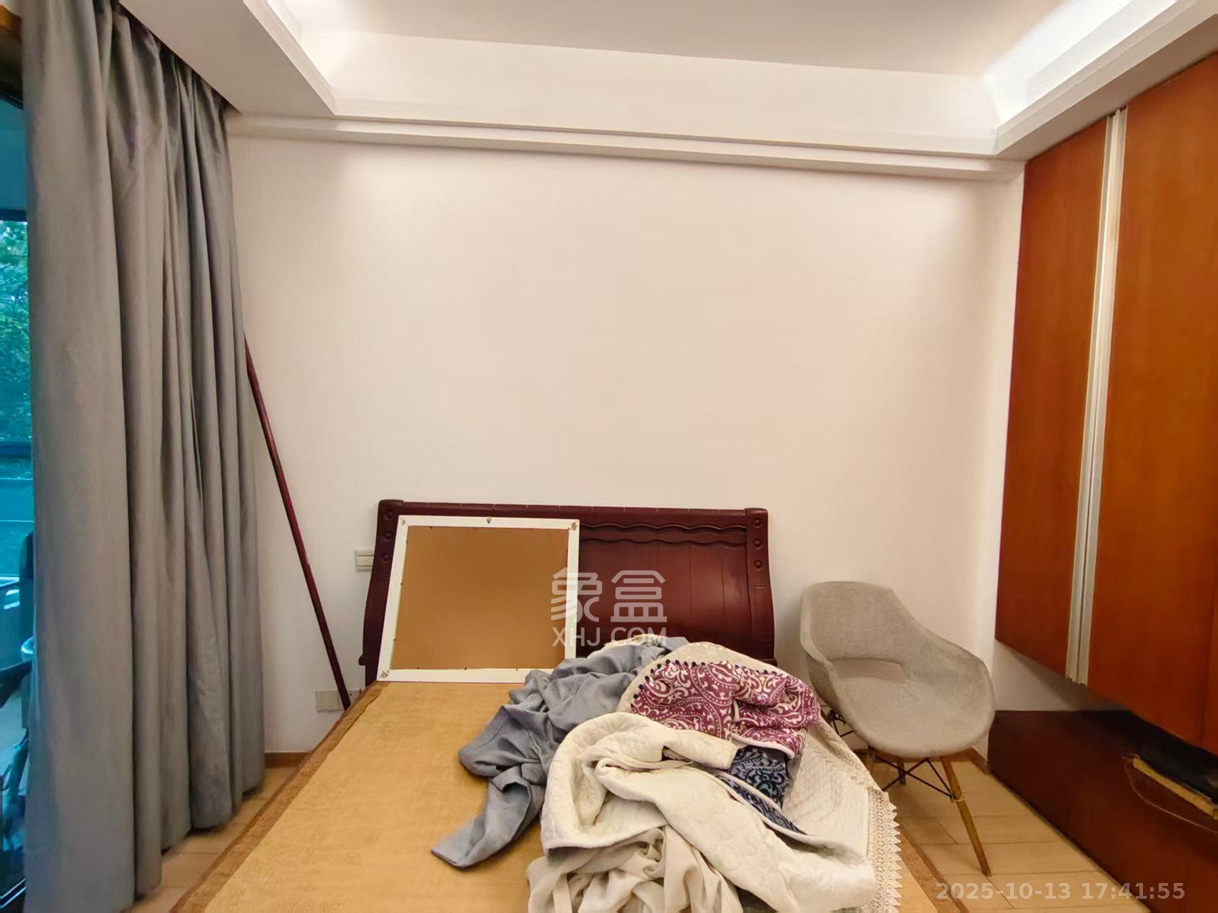 银港水晶城  3室2厅2卫    2800.0元/月室内图