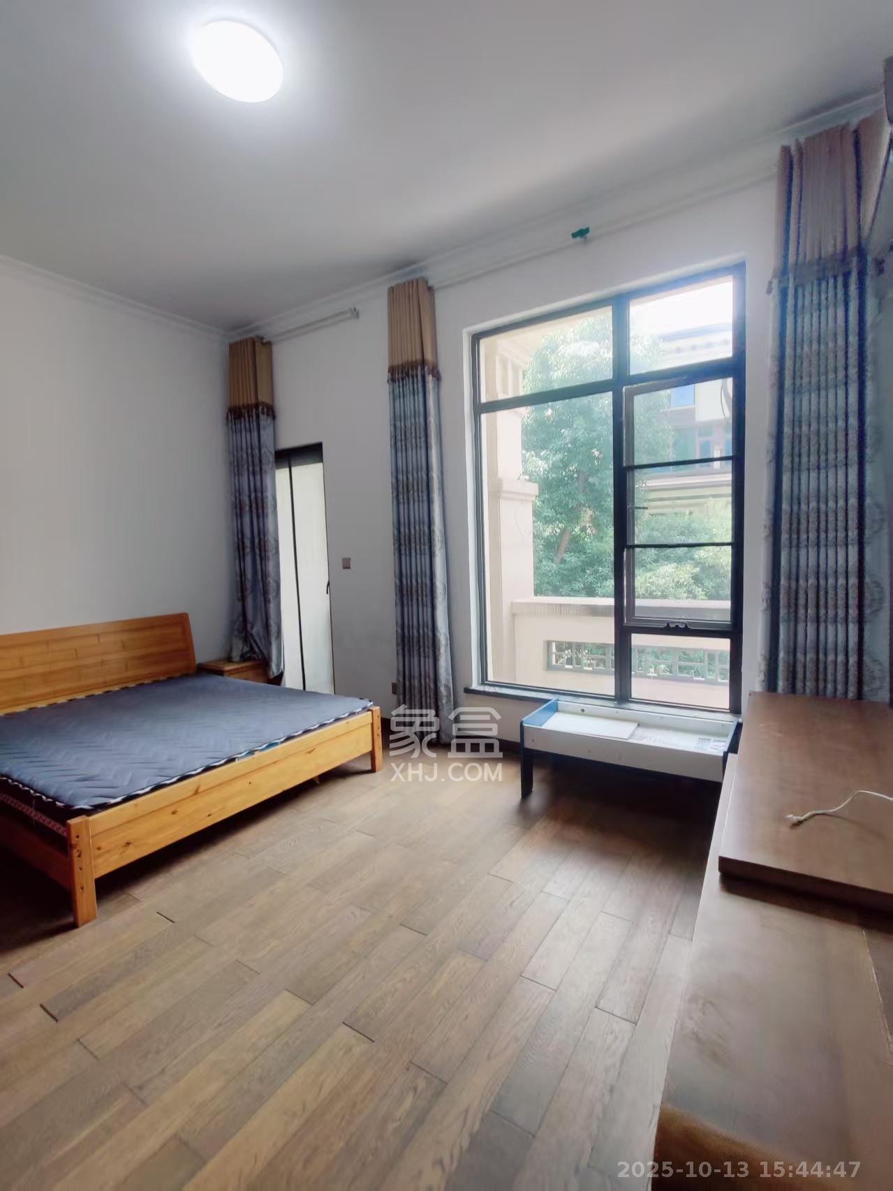 龙湖湘风原著(龙湖湘风星城)  6室3厅3卫    5500.0元/月 龙湖湘风原著(龙湖湘风星城)  6室3厅3卫    5500.0元/月室内图