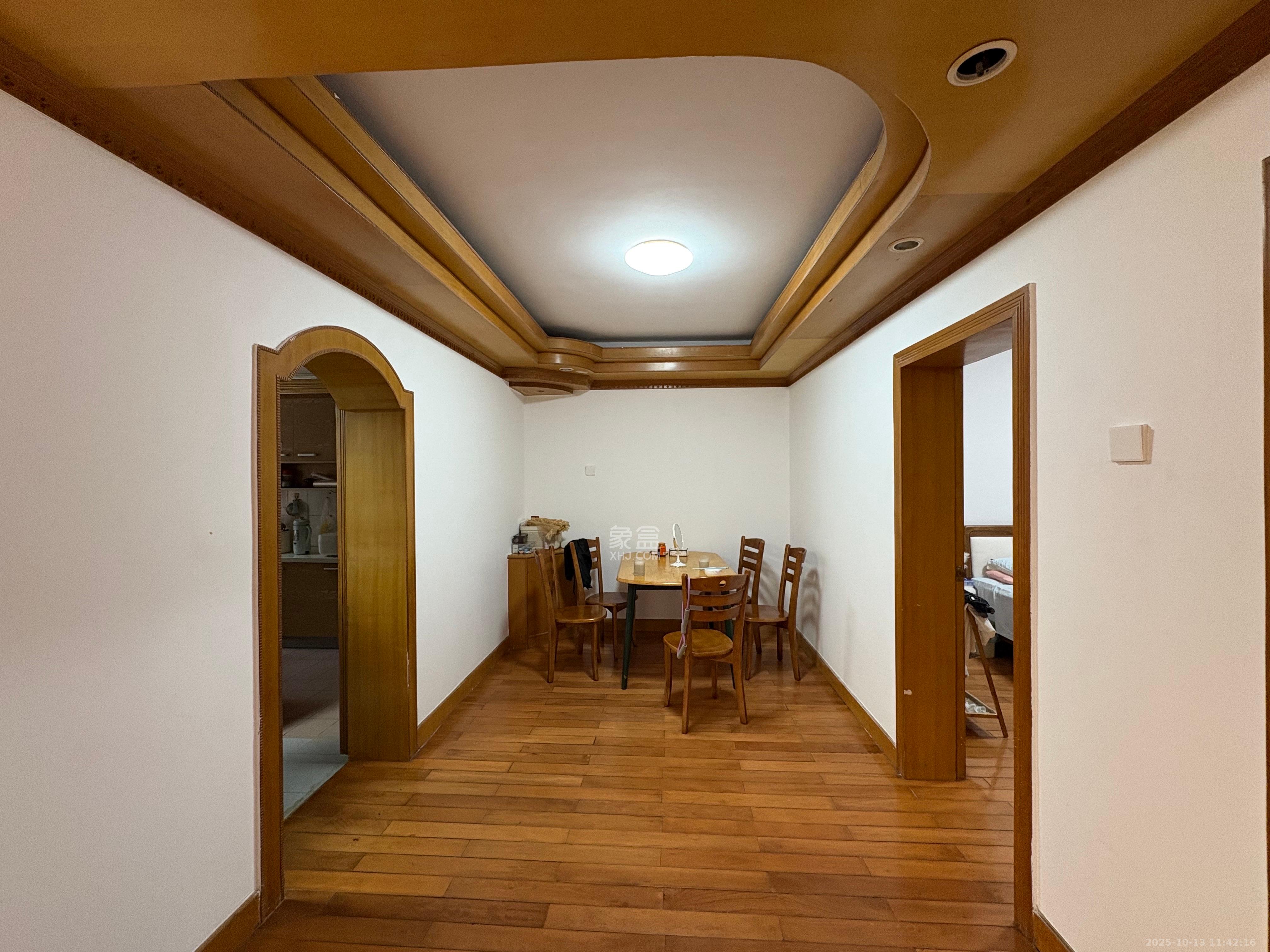 湘卫花苑  3室2厅2卫    2100.0元/月室内图