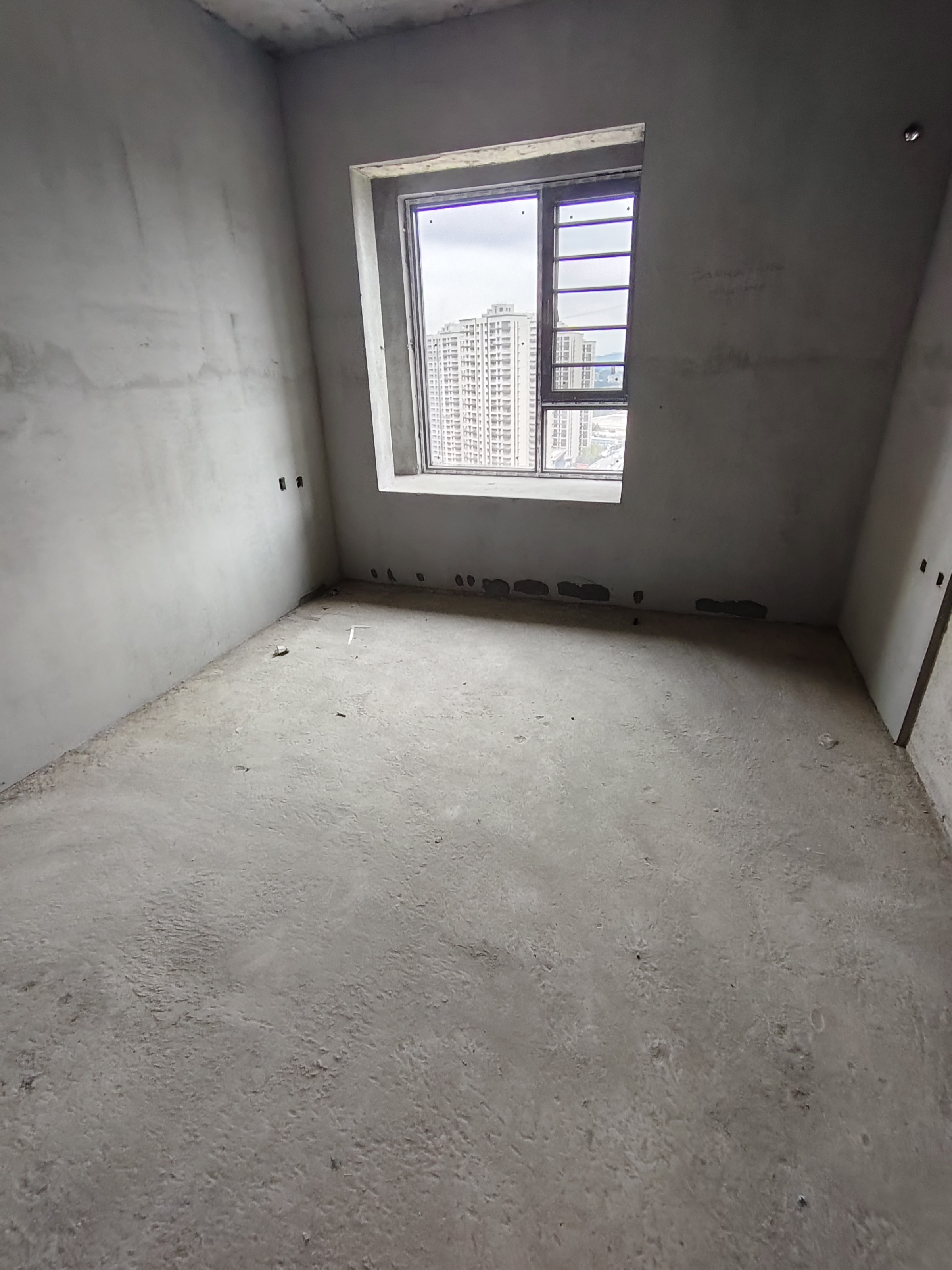 百弘学府城三期 5室2厅2卫 71.8万 百弘学府城三期 5室2厅2卫 71.8万客厅