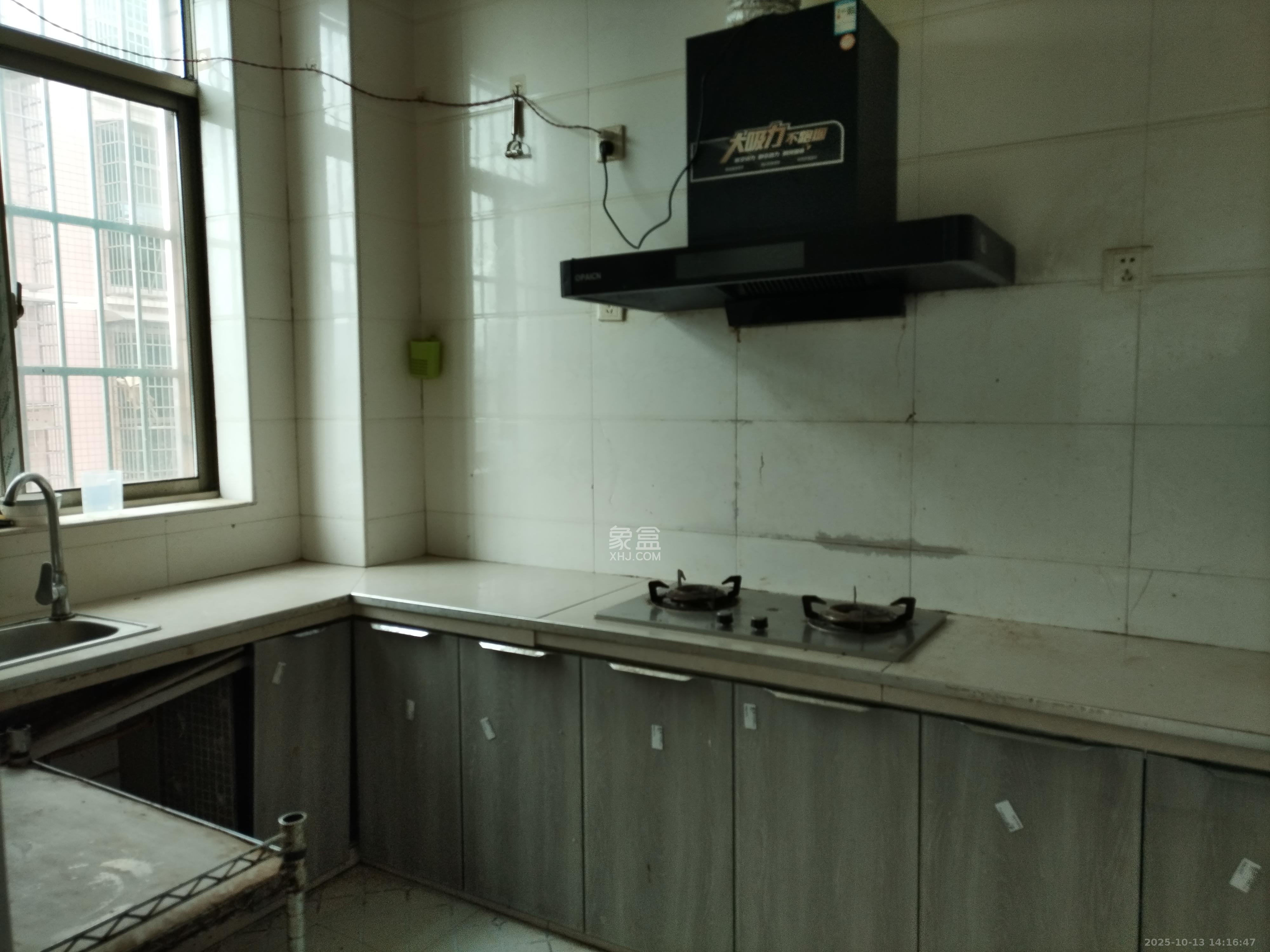 华美佳园(鄱阳佳园)  3室2厅2卫    1600.0元/月室内图