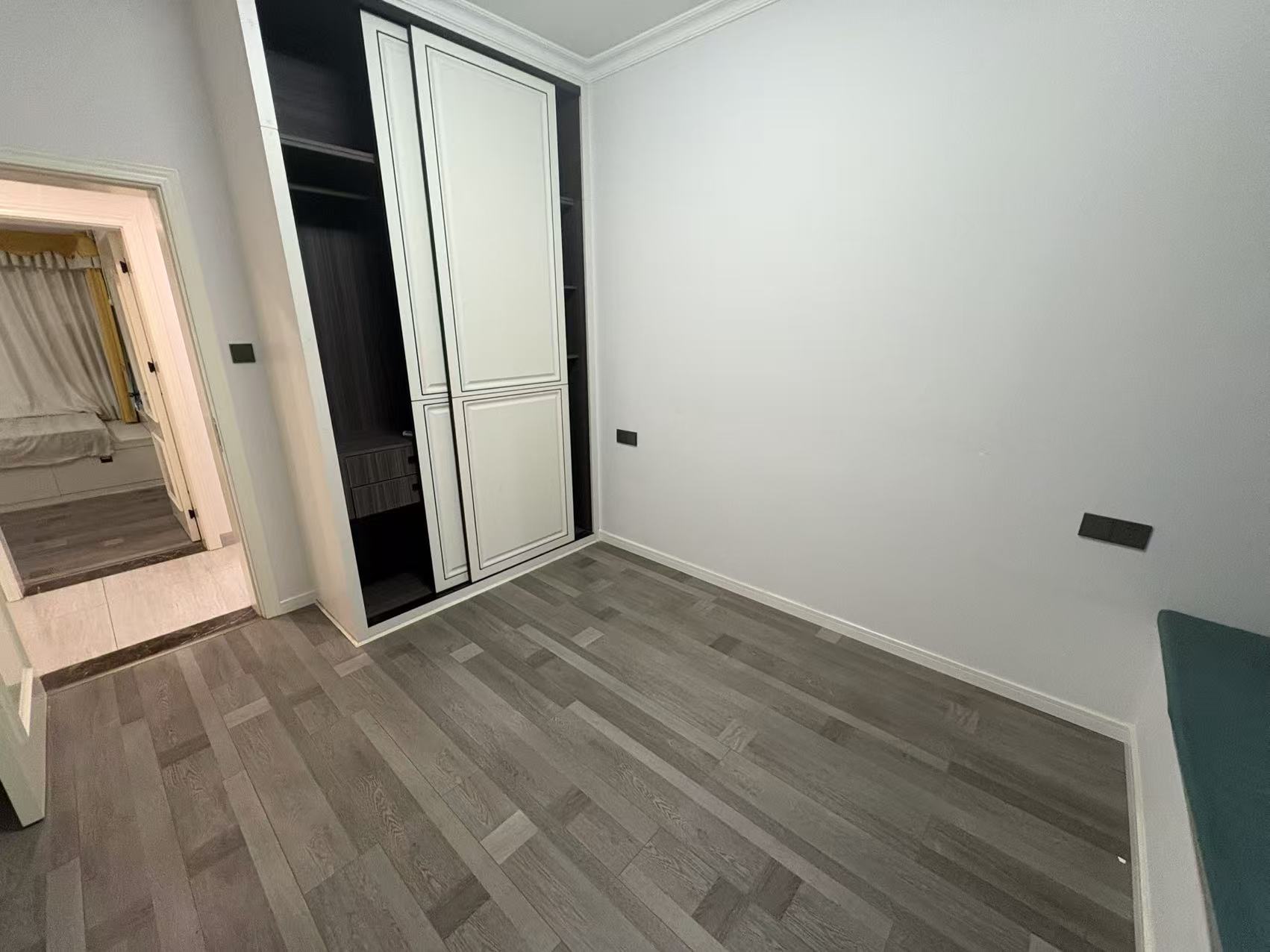 经世龙城  4室2厅2卫    83.0万室内图