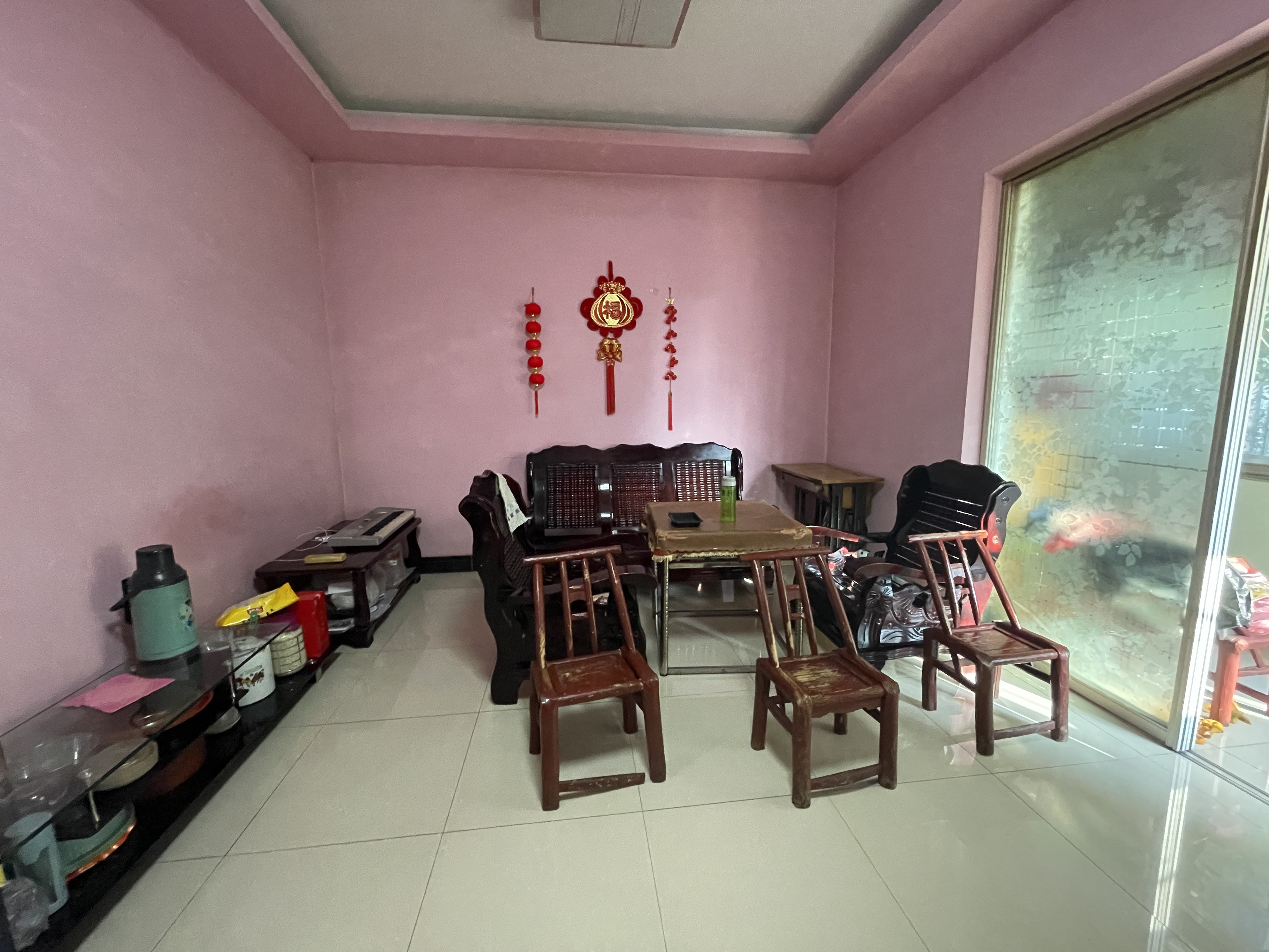 李家冲一村(杉木塘火电小区) 2室2厅1卫 30.0万 李家冲一村(杉木塘火电小区) 2室2厅1卫 30.0万室内图