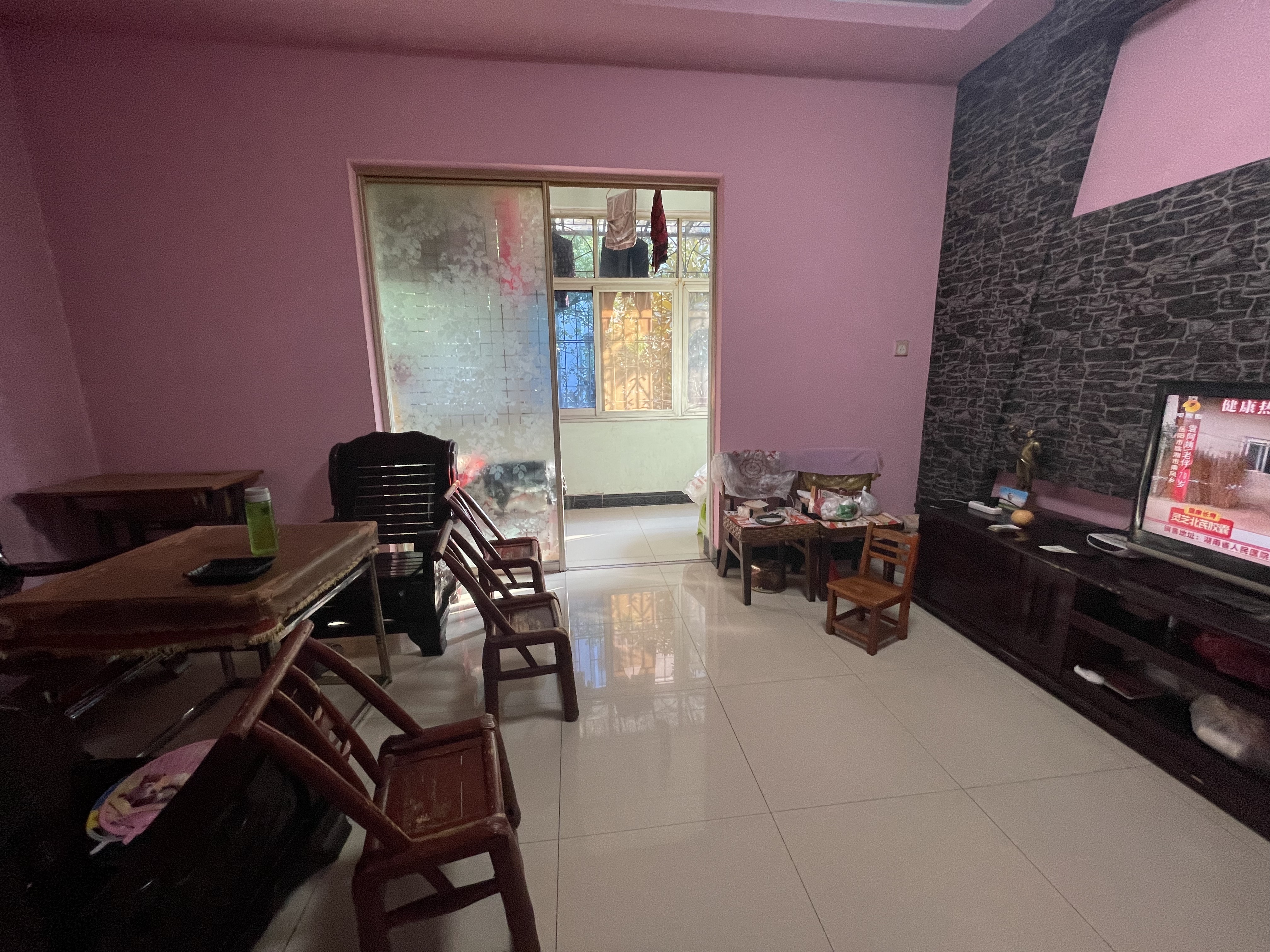 李家冲一村(杉木塘火电小区) 2室2厅1卫 30.0万 李家冲一村(杉木塘火电小区) 2室2厅1卫 30.0万室内图