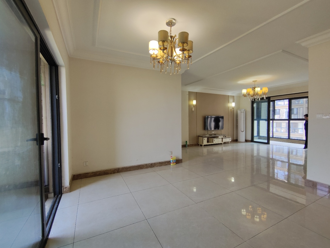 恒大华府  4室2厅2卫    120.0万室内图