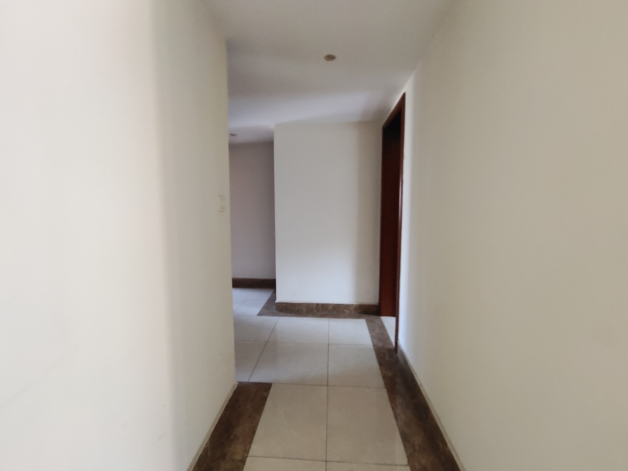 恒大华府  4室2厅2卫    120.0万室内图