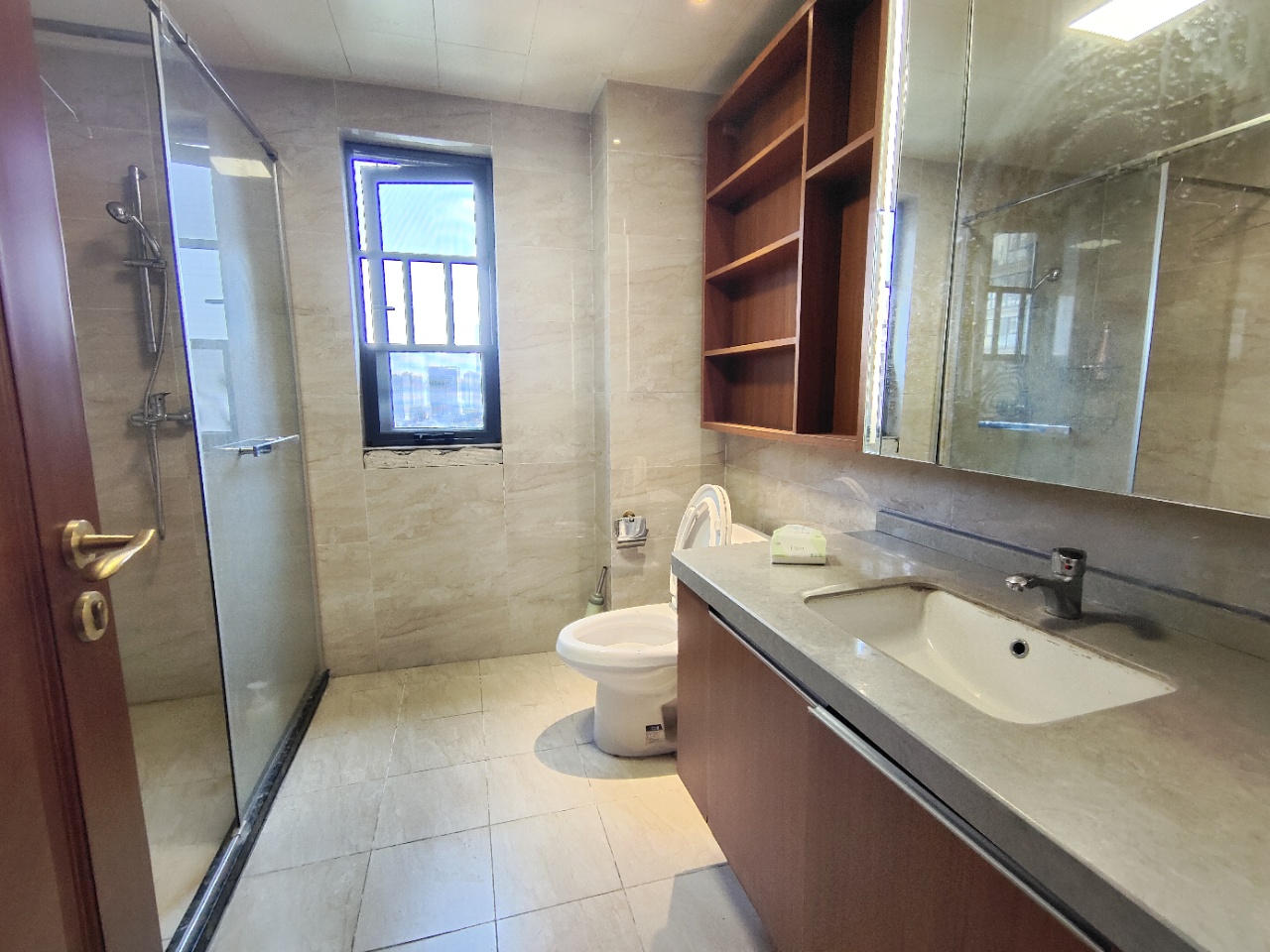 恒大华府  4室2厅2卫    120.0万室内图