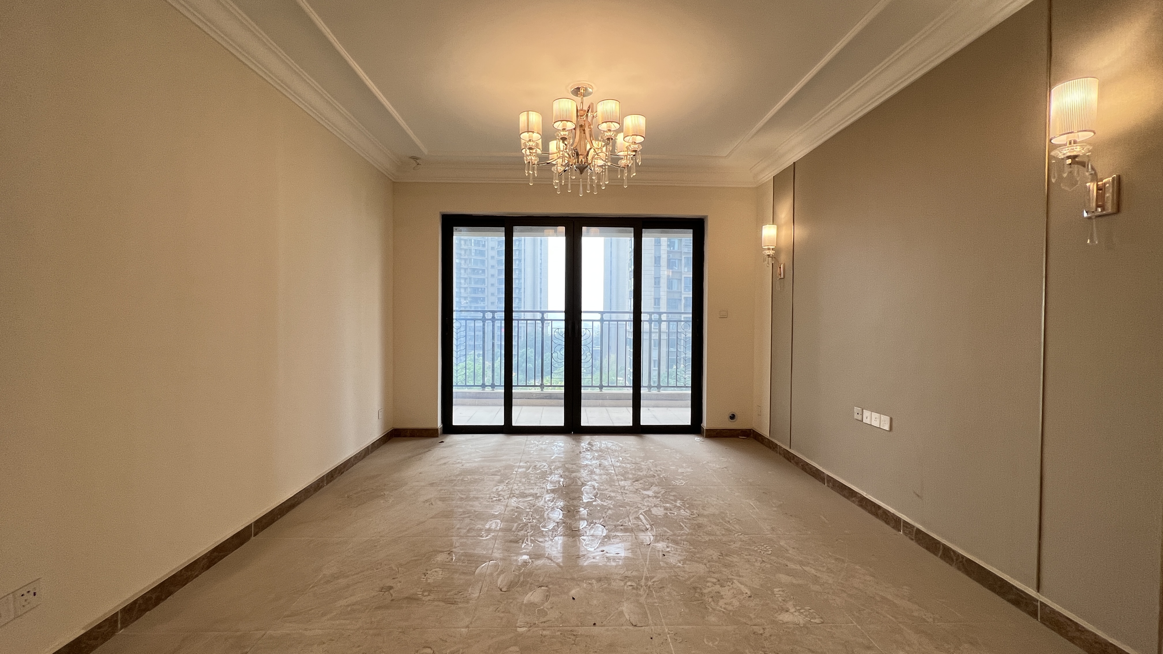 恒大华府 3室2厅2卫 82.8万 恒大华府 3室2厅2卫 82.8万室内图