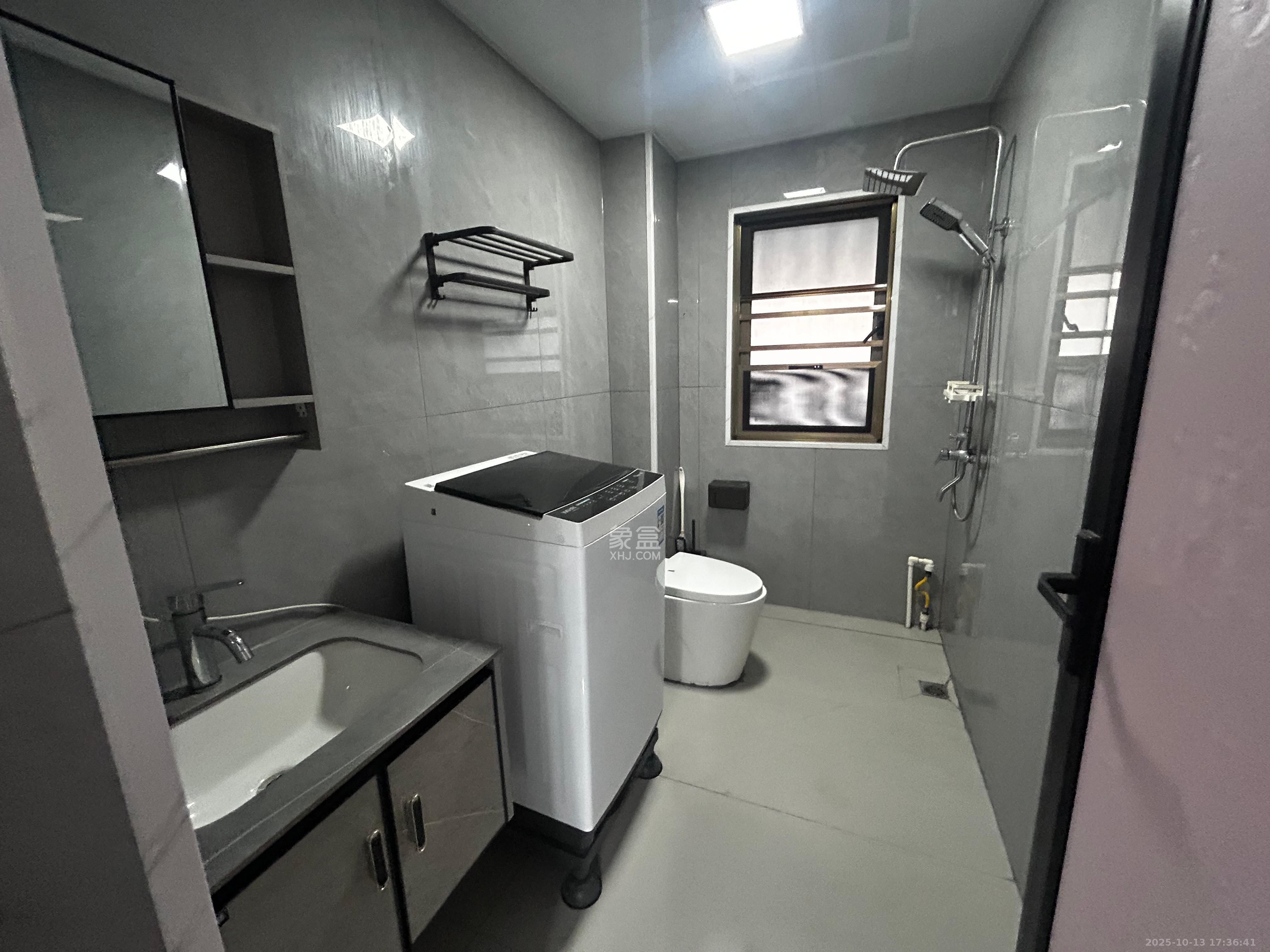 阳光城翡丽云邸  3室2厅2卫    2500.0元/月室内图