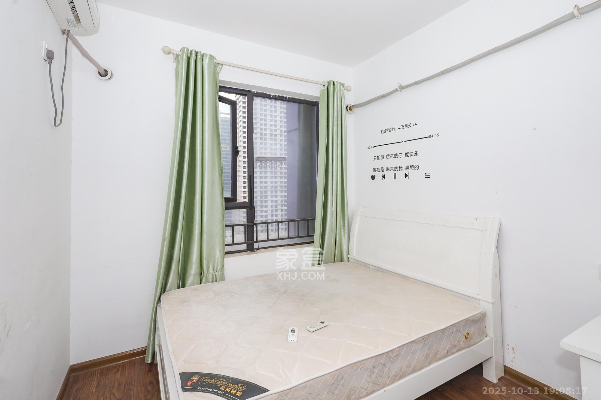 协信星澜汇  4室2厅2卫    112.8万卧室