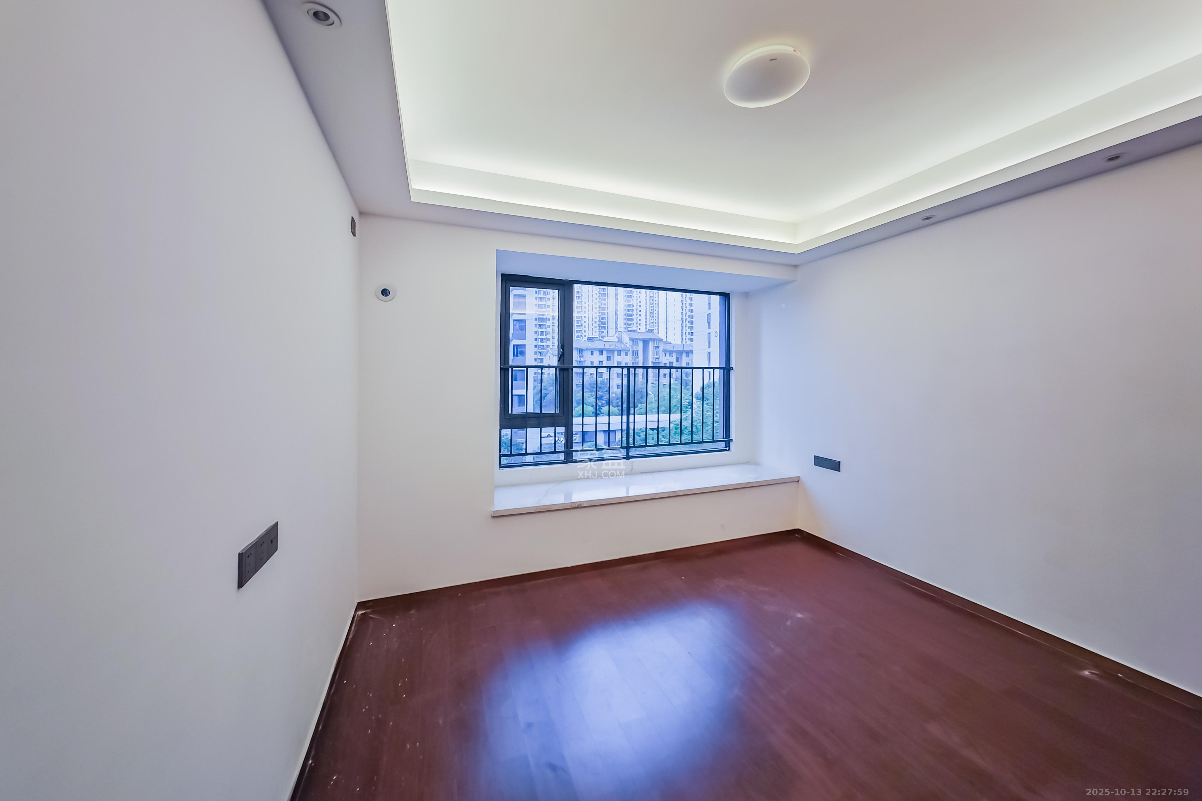 旭辉雨花郡  4室2厅2卫    218.8万 旭辉雨花郡  4室2厅2卫    218.8万卧室