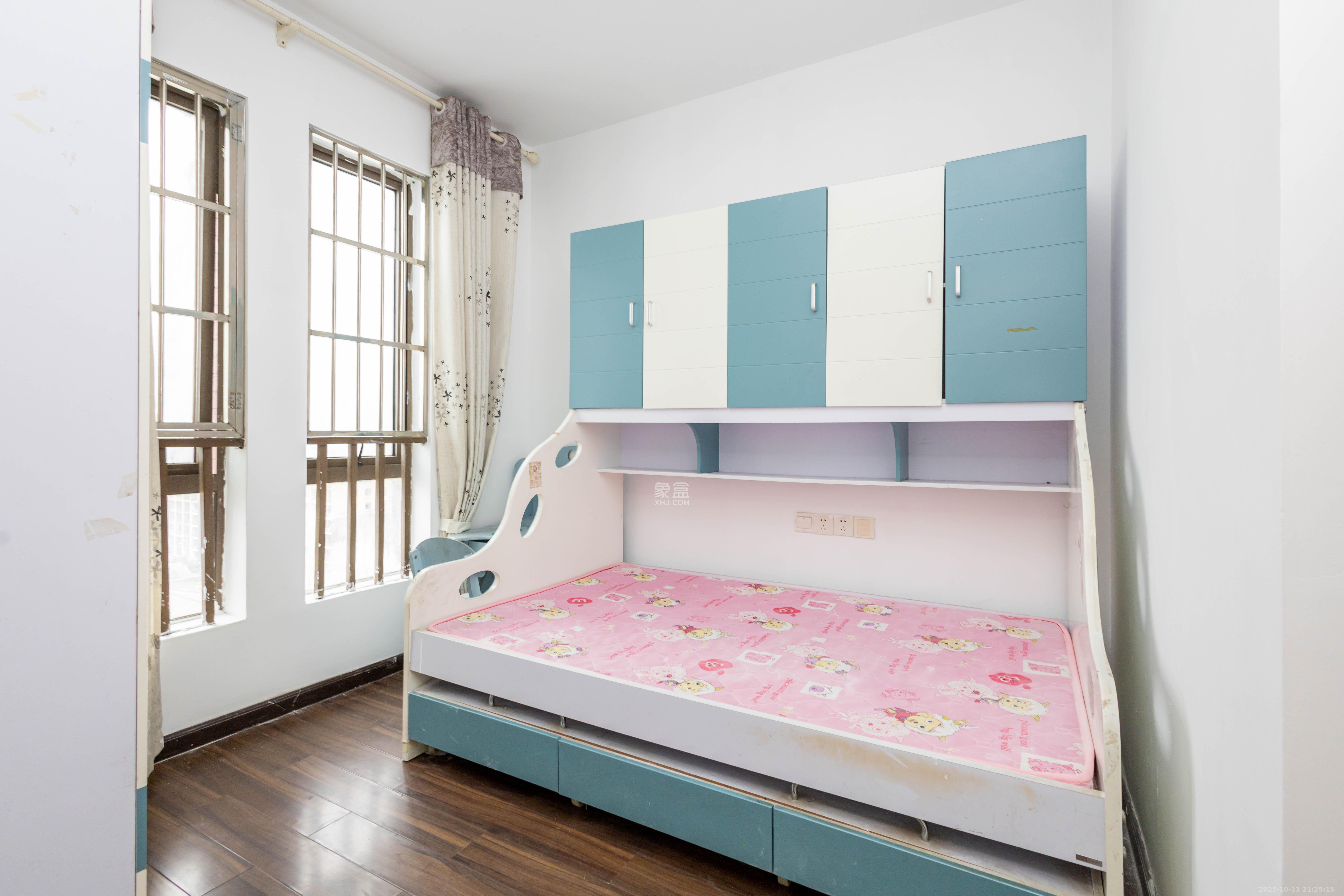 方略潇邦  3室2厅1卫    43.8万卧室